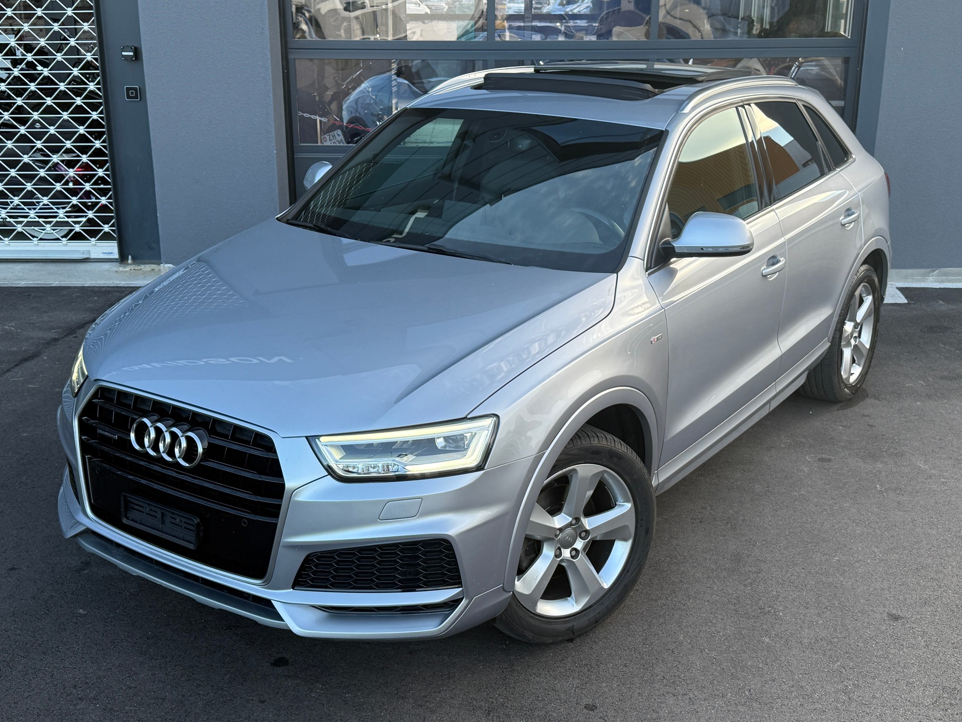 AUDI Q3 2.0 TDI sport quattro S-tronic * S-Line Packet * * Vollaustattung *-image-1