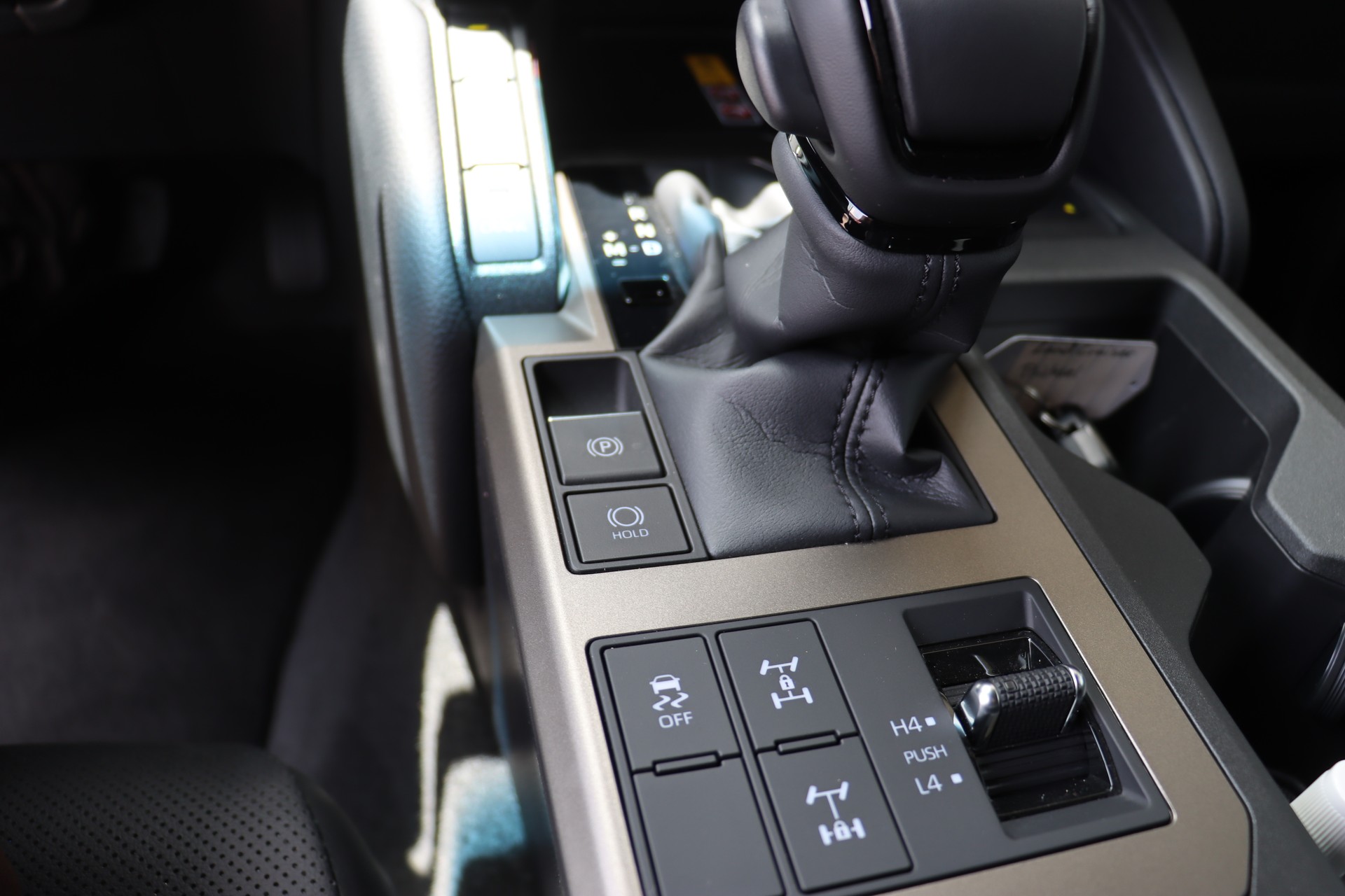 TOYOTA Land Cruiser 2.8TD 48V Style-image-15