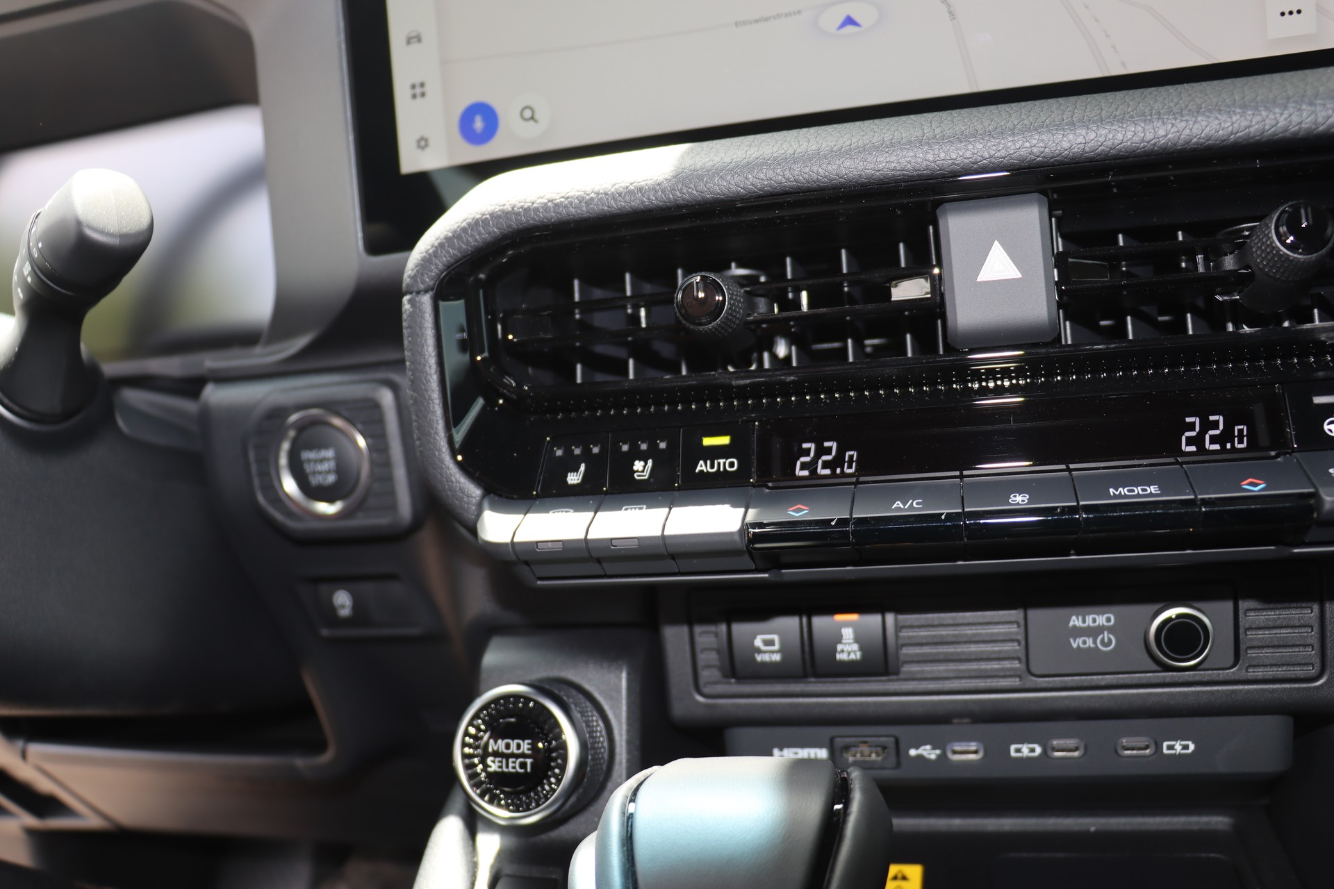 TOYOTA Land Cruiser 2.8TD 48V Style-image-17
