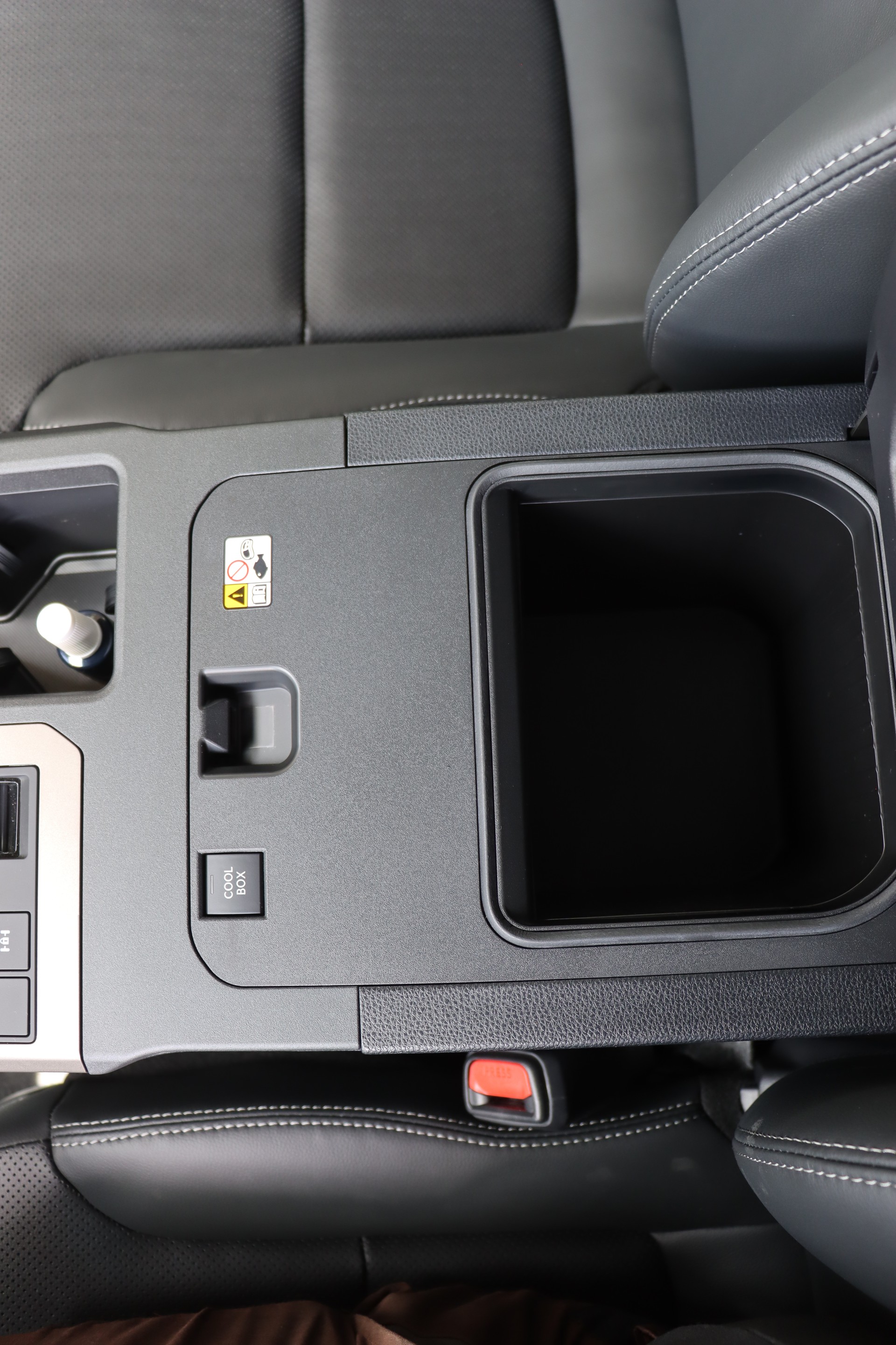 TOYOTA Land Cruiser 2.8TD 48V Style-image-16