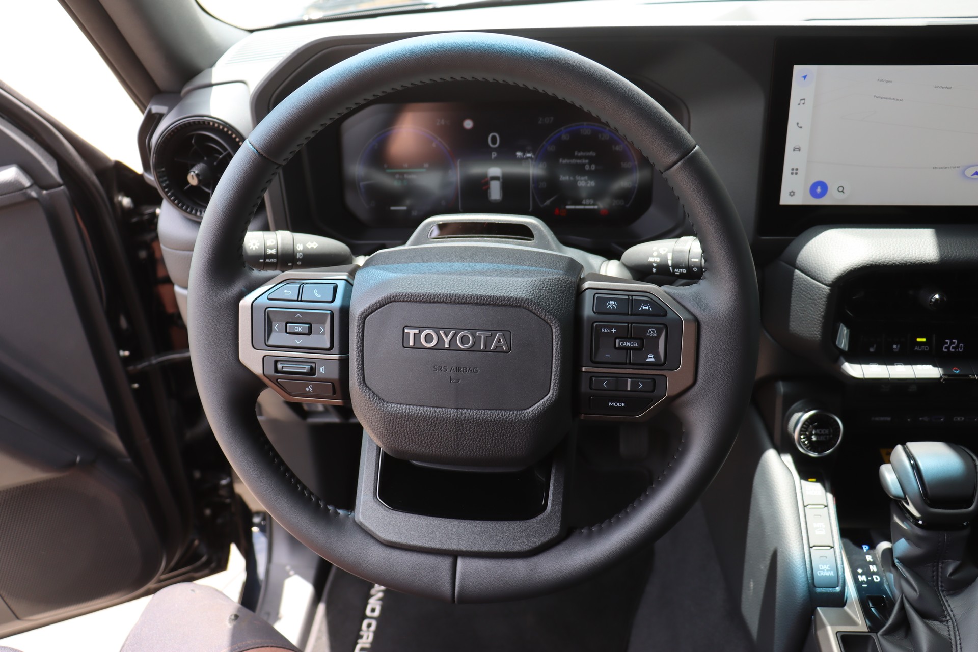 TOYOTA Land Cruiser 2.8TD 48V Style-image-12