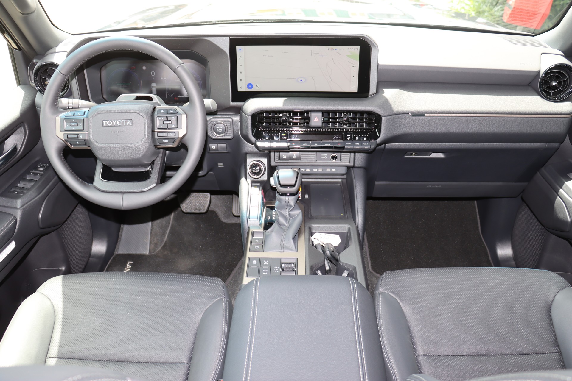 TOYOTA Land Cruiser 2.8TD 48V Style-image-9