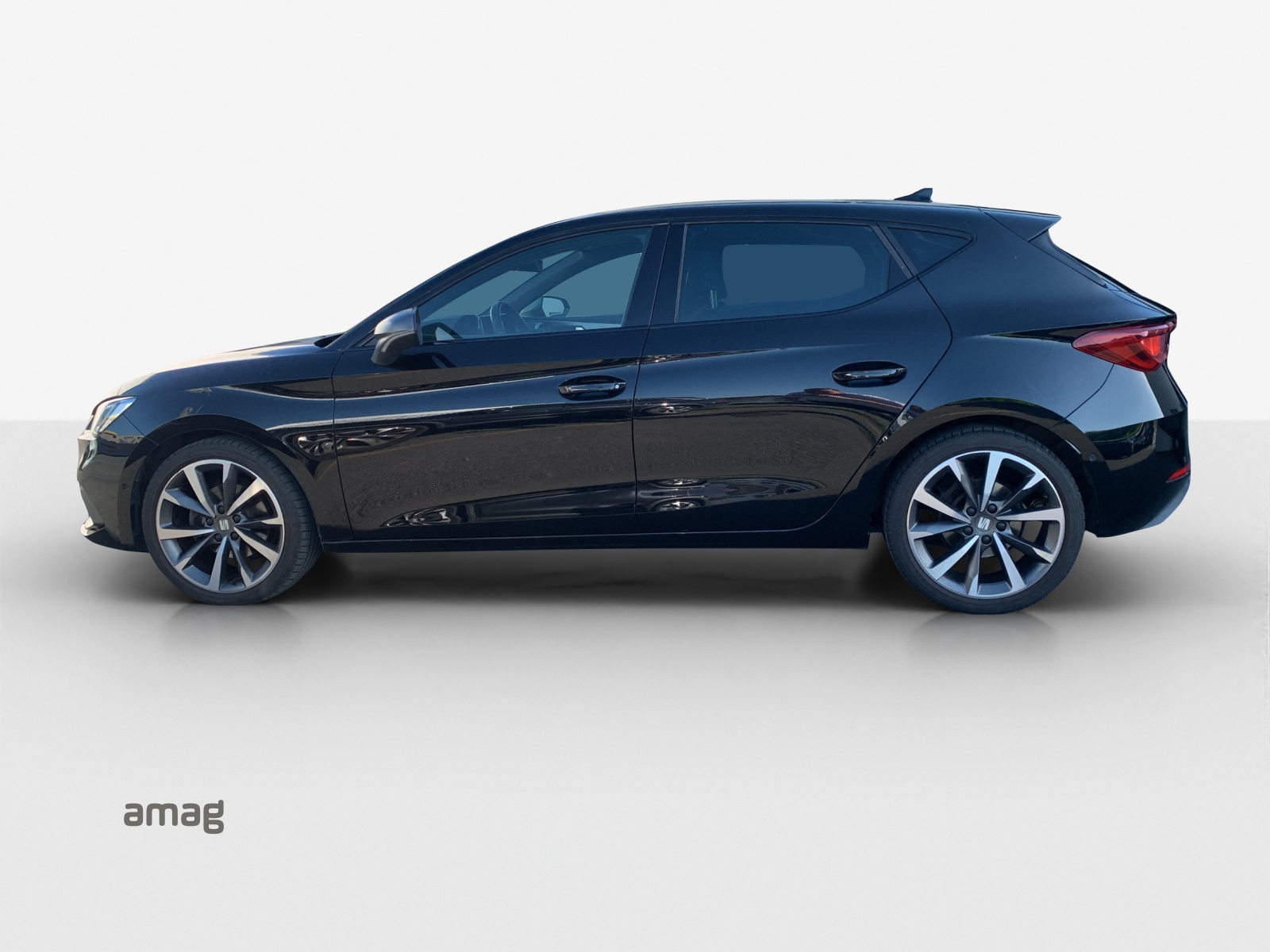 SEAT Leon 1.5 eTSI mHEV DSG FR-image-1
