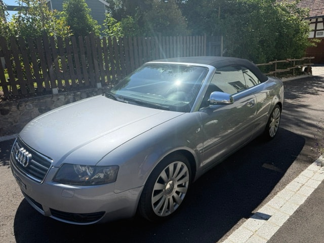 AUDI A4 Cabriolet 1.8 Turbo-image-2