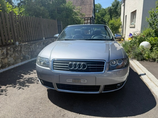 AUDI A4 Cabriolet 1.8 Turbo-image-1