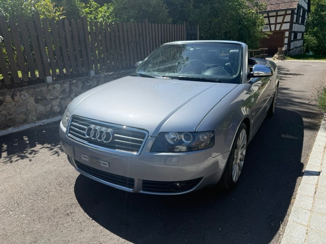 AUDI A4 Cabriolet 1.8 Turbo-image-0