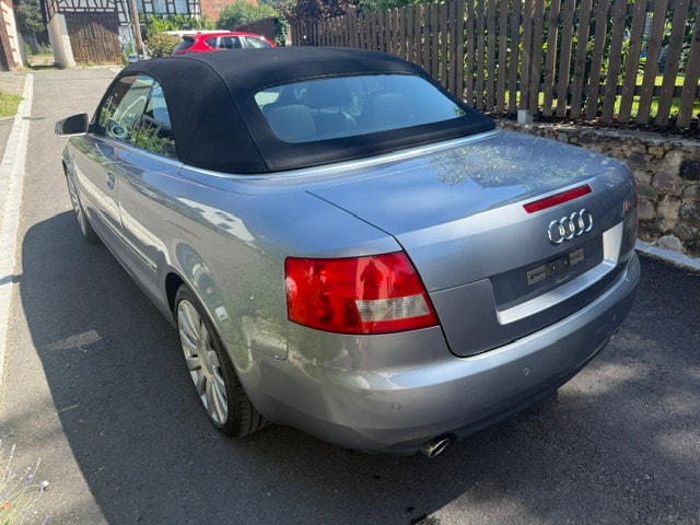 AUDI A4 Cabriolet 1.8 Turbo-image-3