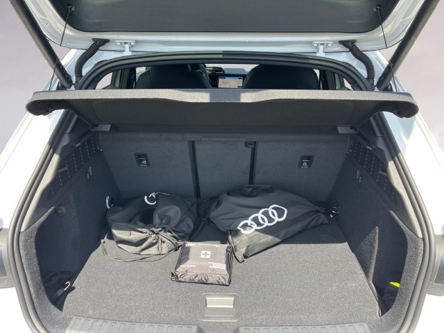 AUDI A3 Sportback TFSI e 200 kW S line Attraction S tronic-image-18
