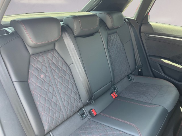 AUDI A3 Sportback TFSI e 200 kW S line Attraction S tronic-image-17
