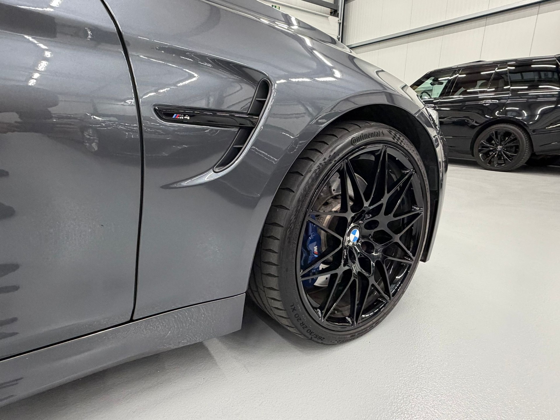 BMW M4 Cabriolet Drivelogic M Competition-image-12
