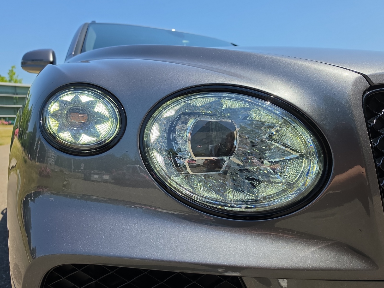 BENTLEY Bentayga Azure V8-image-22
