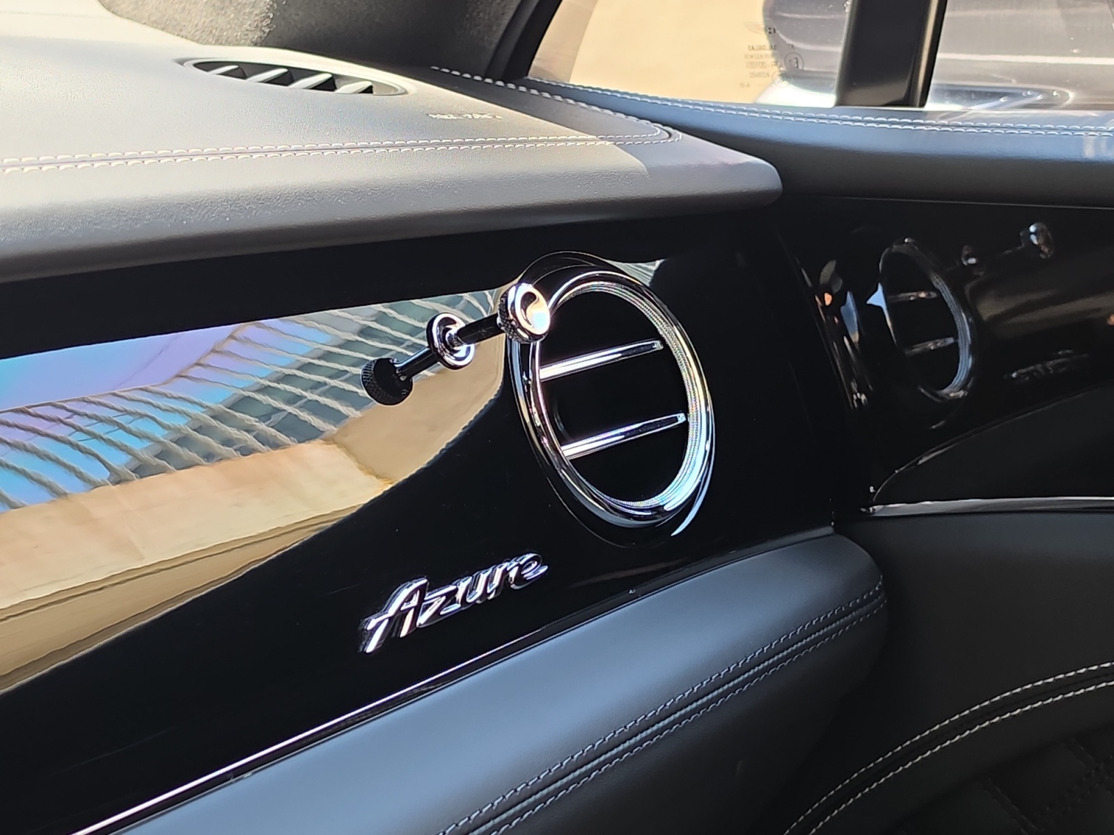 BENTLEY Bentayga Azure V8-image-20