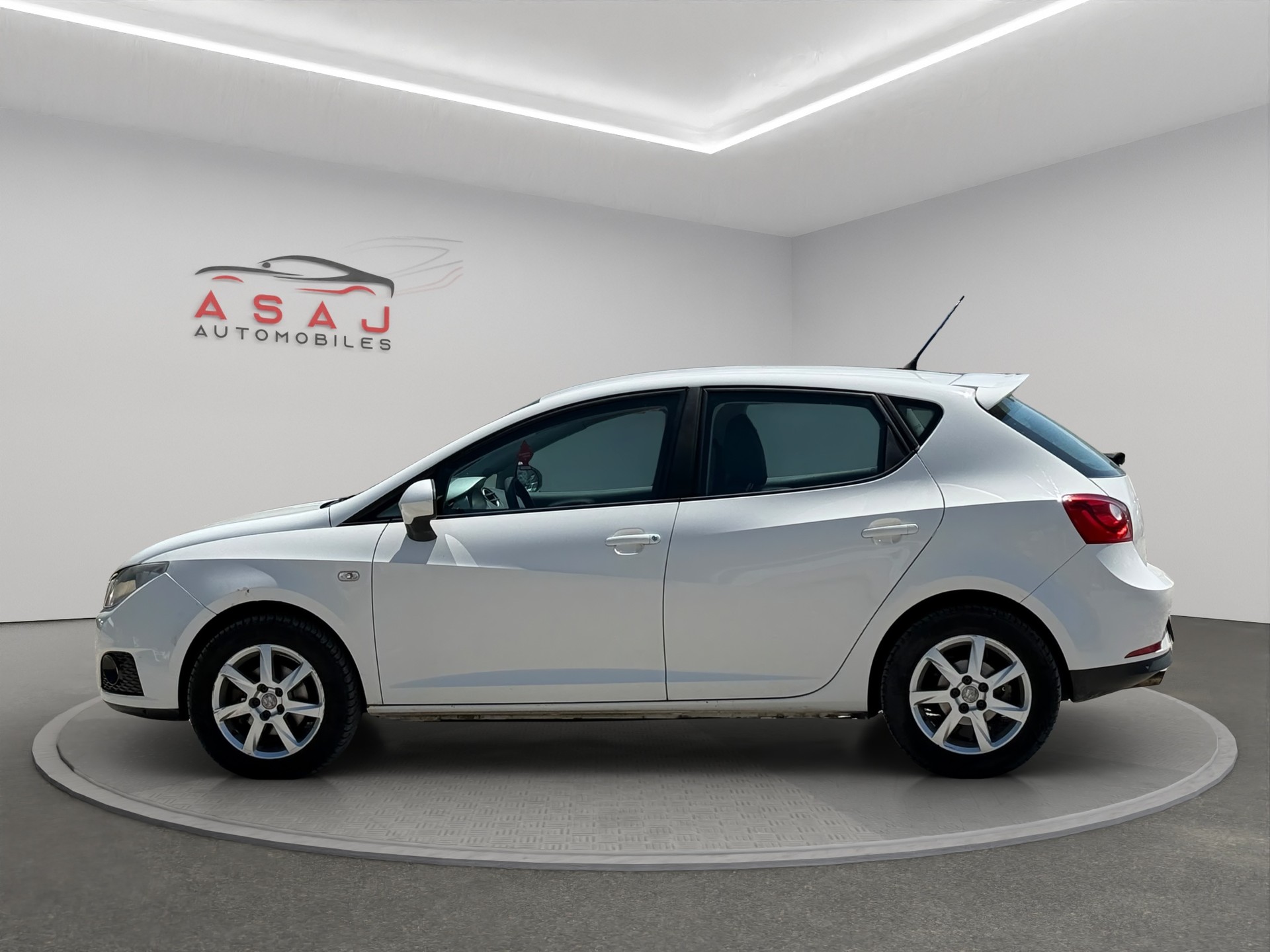 SEAT Ibiza 1.6 Style DSG-image-3