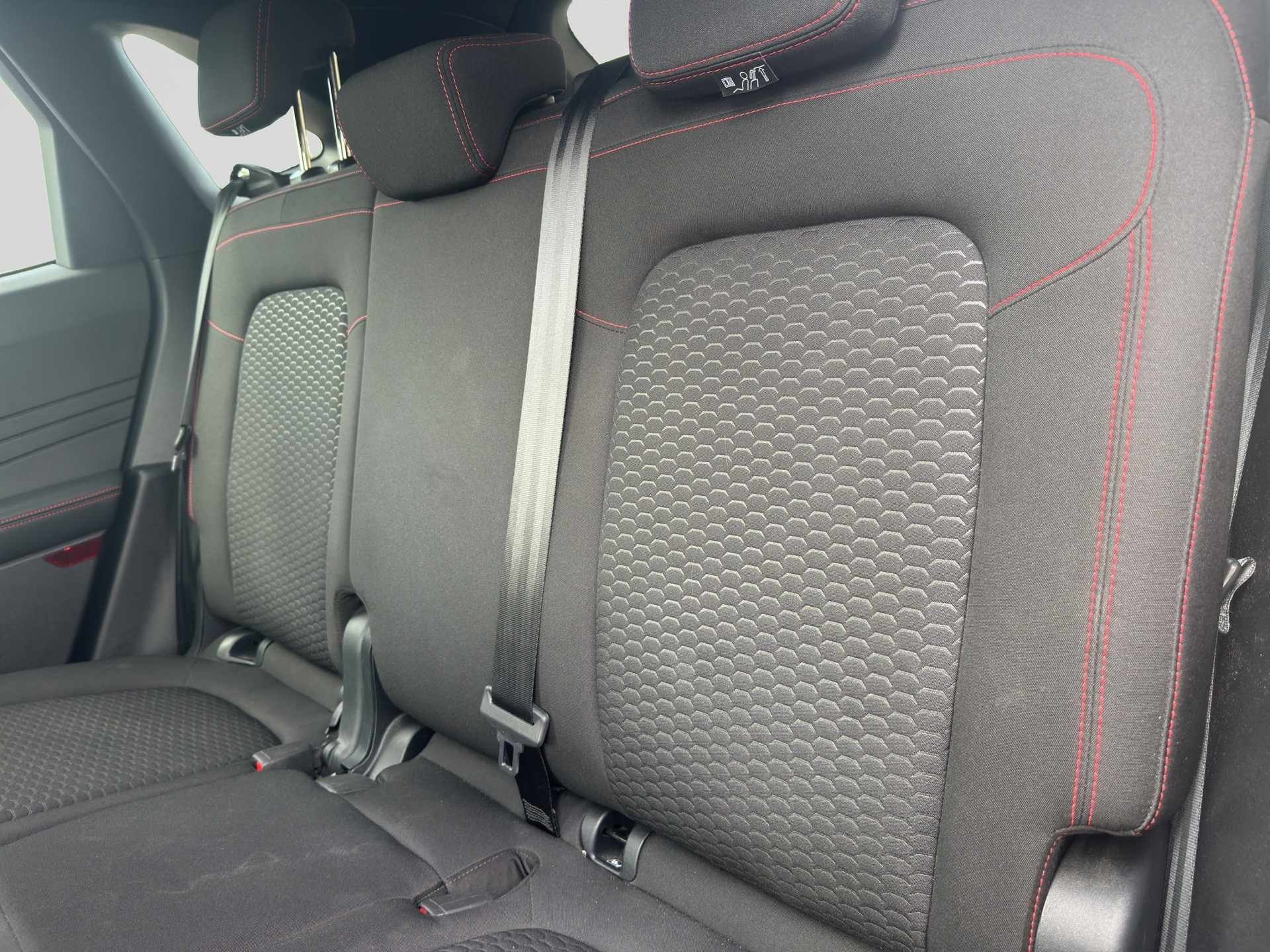 FORD Kuga 2.5 FHEV ST-Line-image-7
