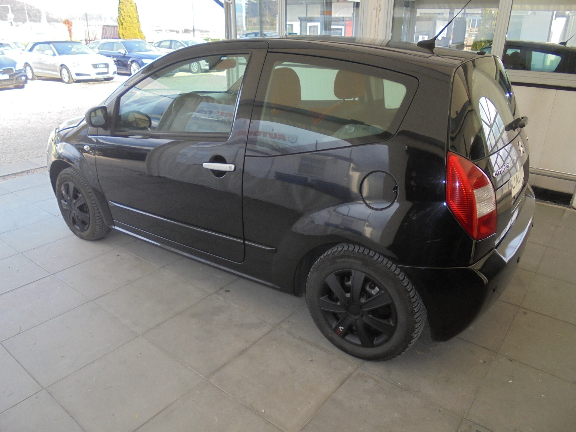 CITROEN C2 1.4i Exclusive-image-2