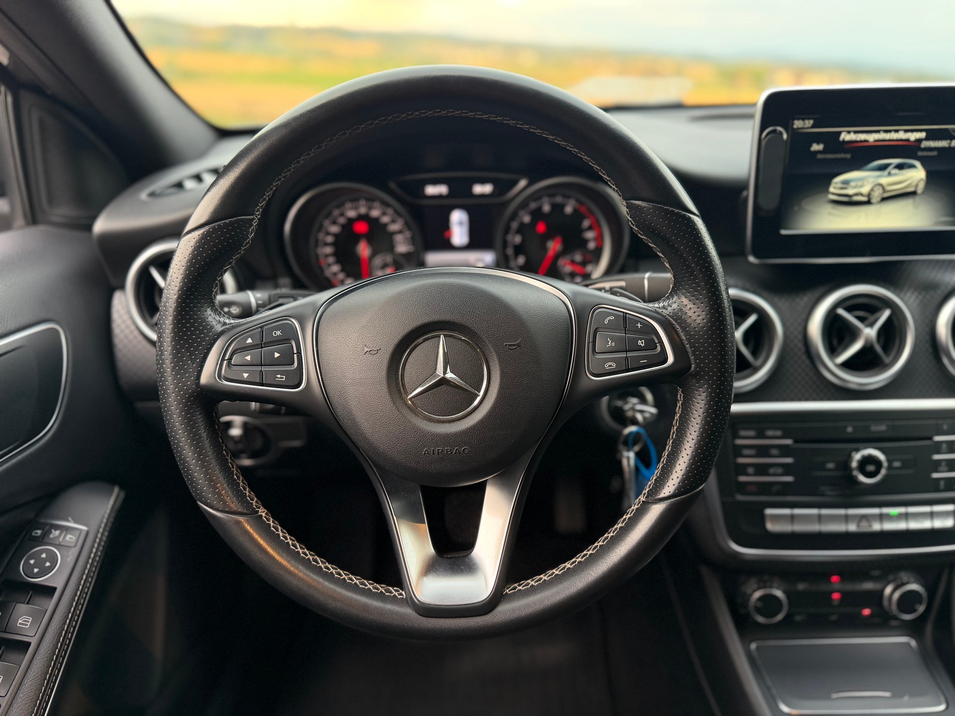 MERCEDES-BENZ A 180 Night Star 7G-DCT-image-7