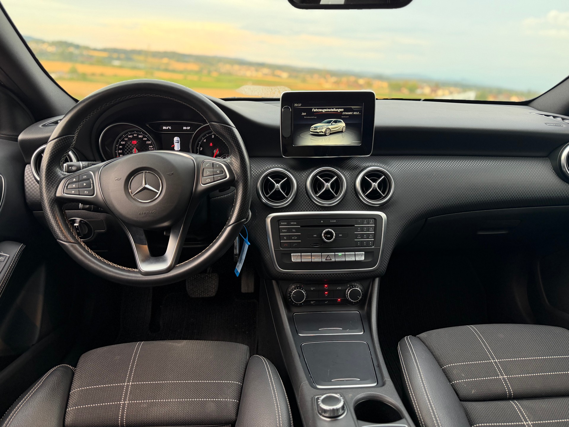 MERCEDES-BENZ A 180 Night Star 7G-DCT-image-6