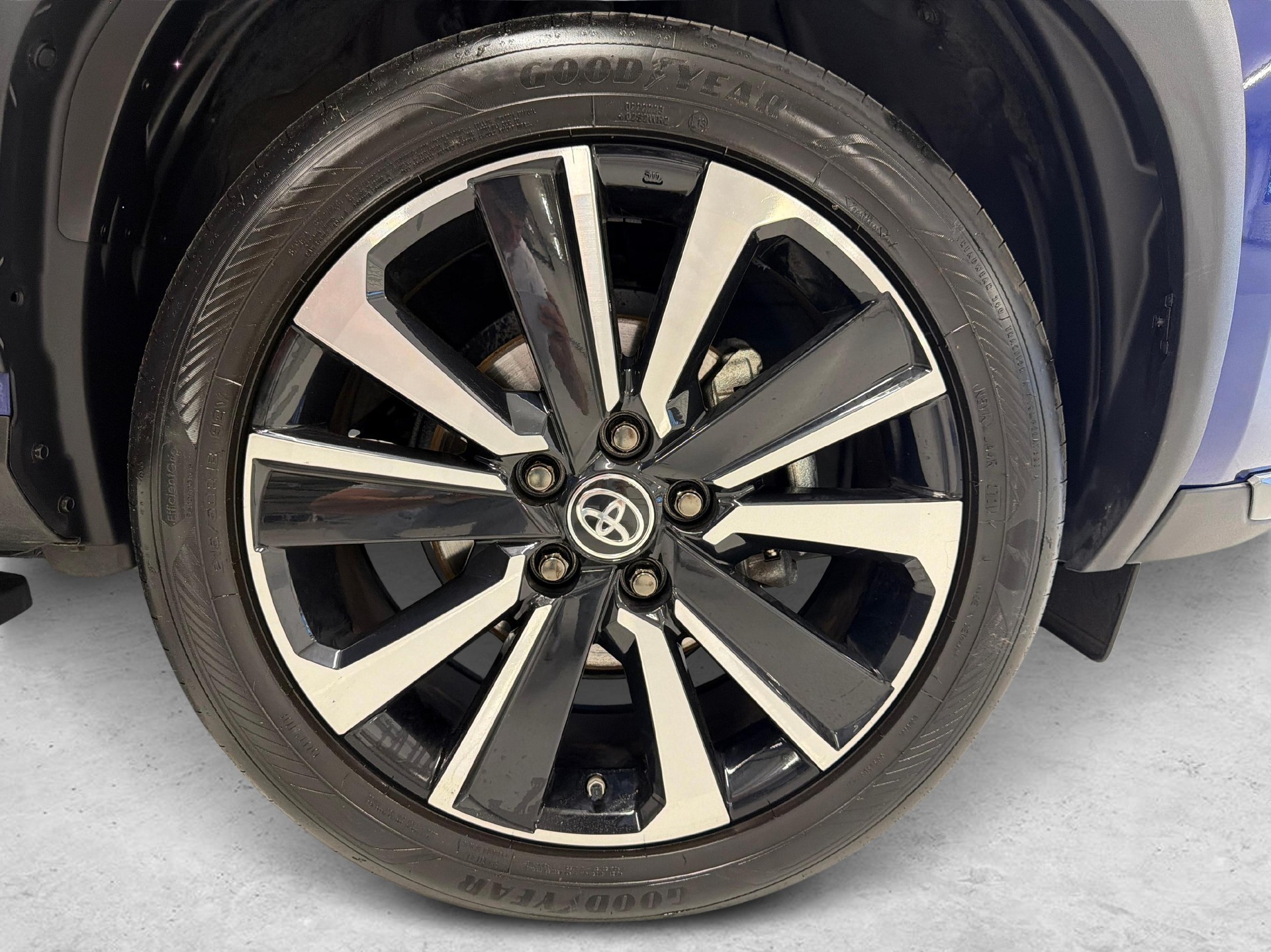 TOYOTA Yaris Cross 1.5 VVT-i HSD Premiere Edition AWD-i-image-9