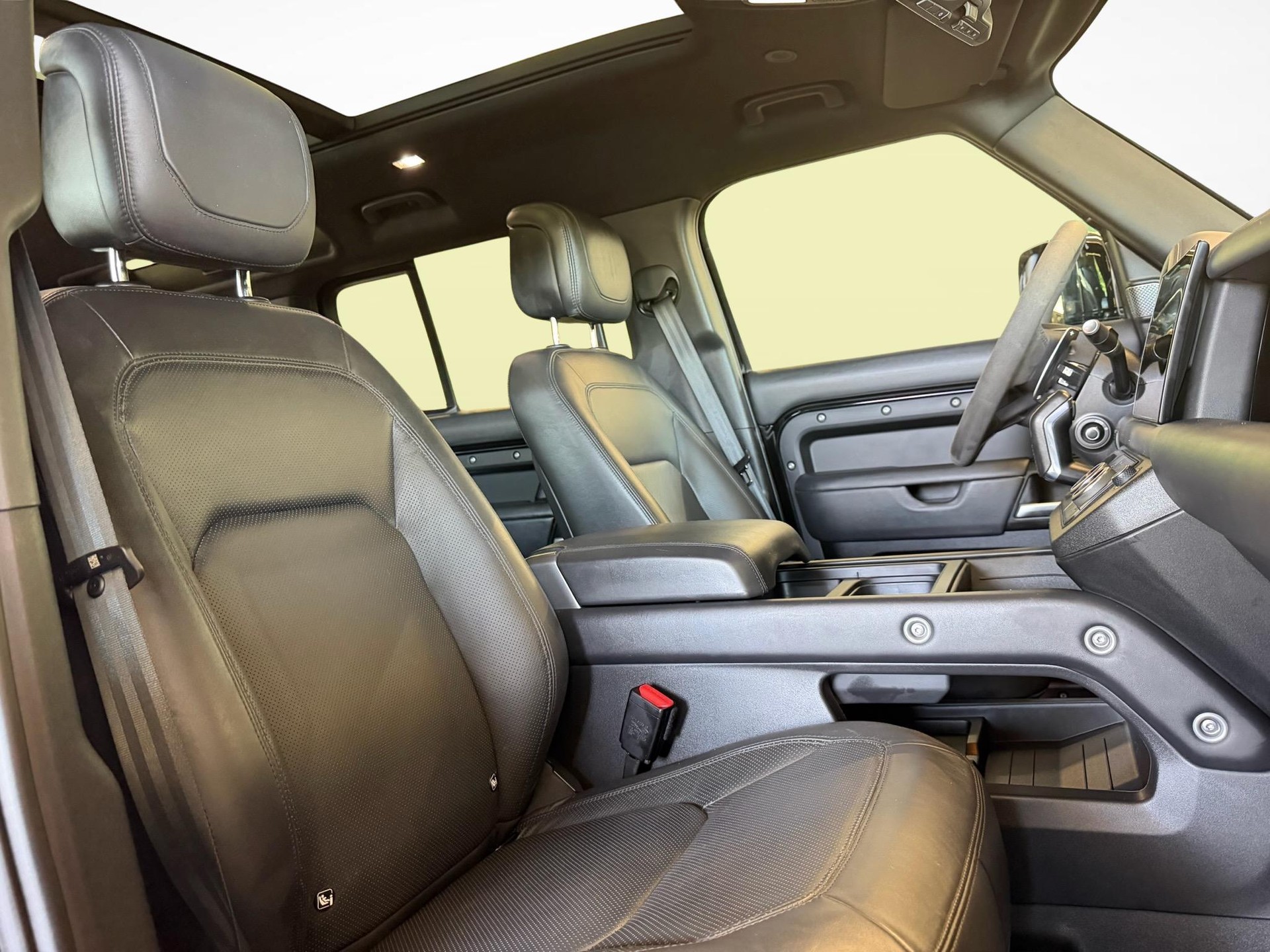 LAND ROVER Defender 110 5.0 V8 SC-image-9