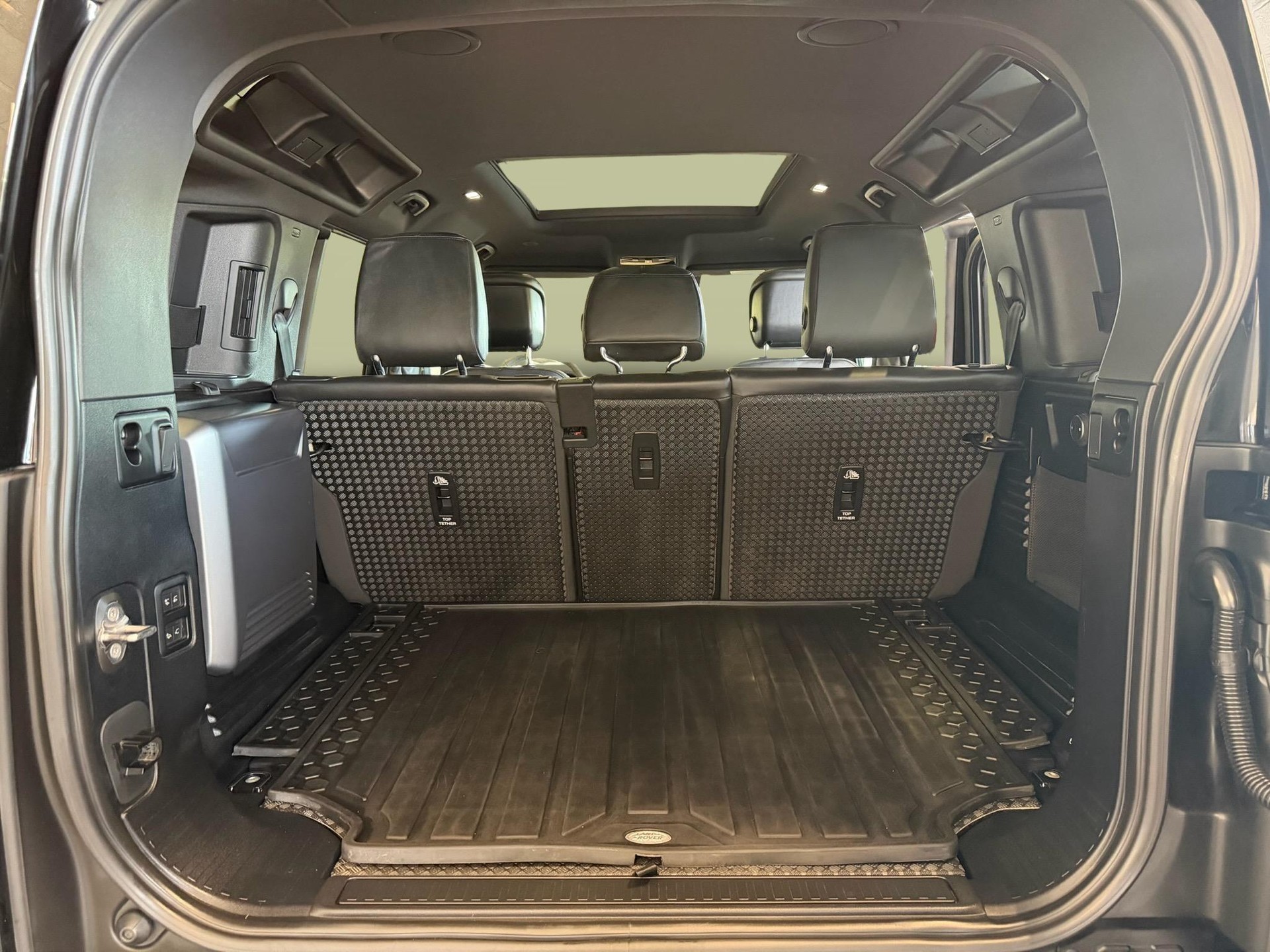 LAND ROVER Defender 110 5.0 V8 SC-image-11
