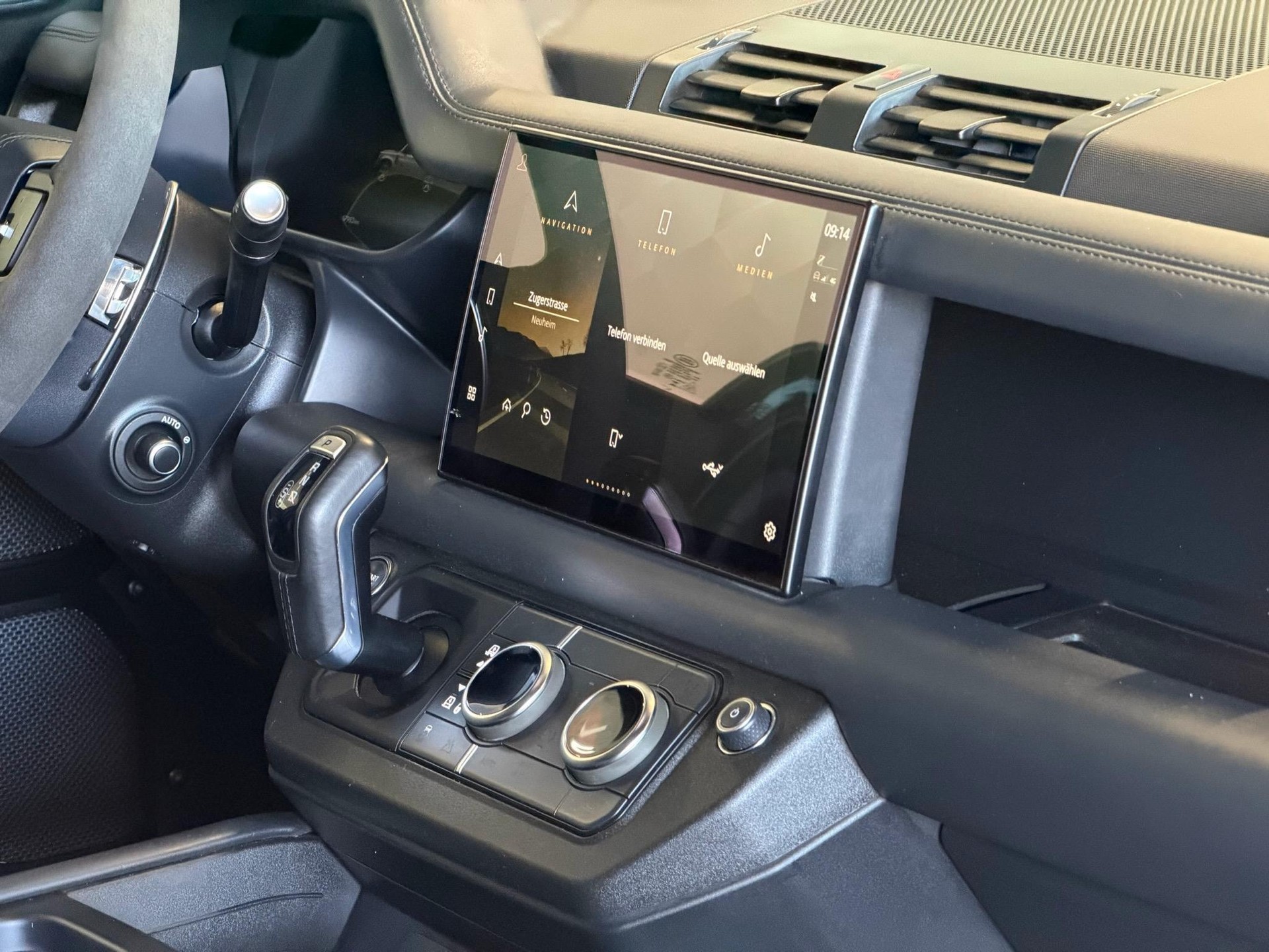LAND ROVER Defender 110 5.0 V8 SC-image-13