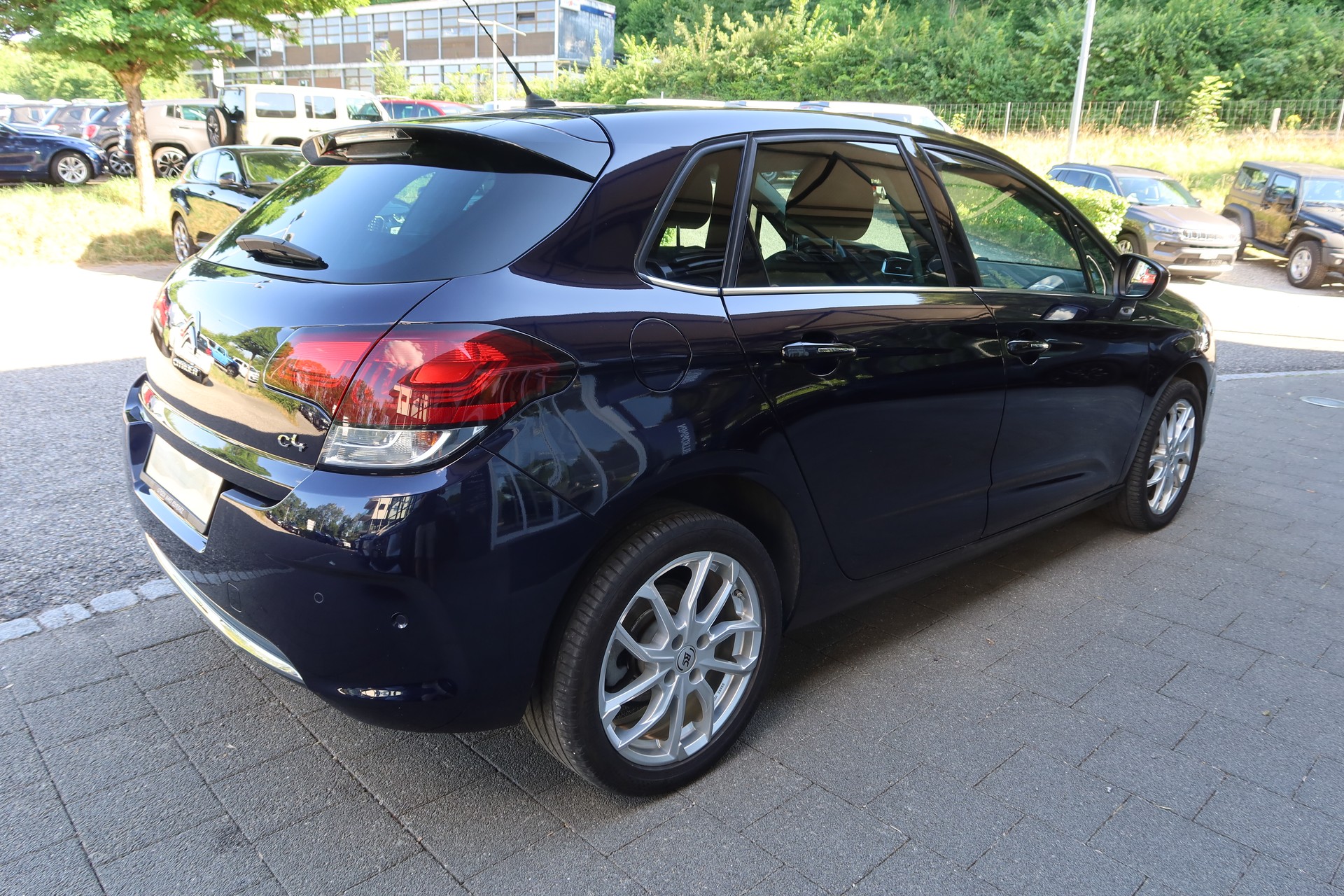 CITROEN C4 1.2 Pure Tech Shine-image-4