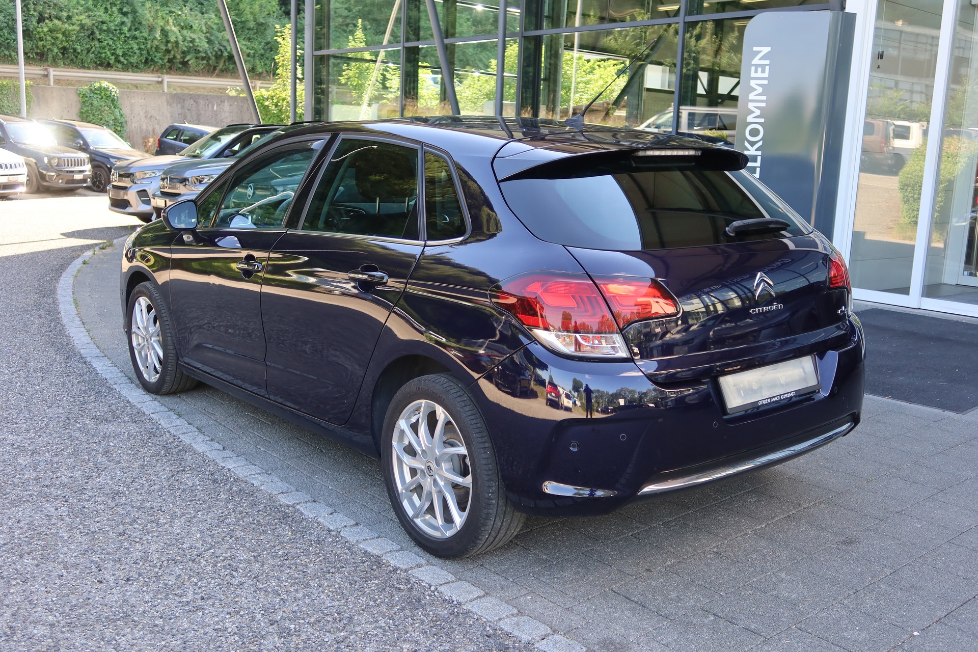 CITROEN C4 1.2 Pure Tech Shine-image-3