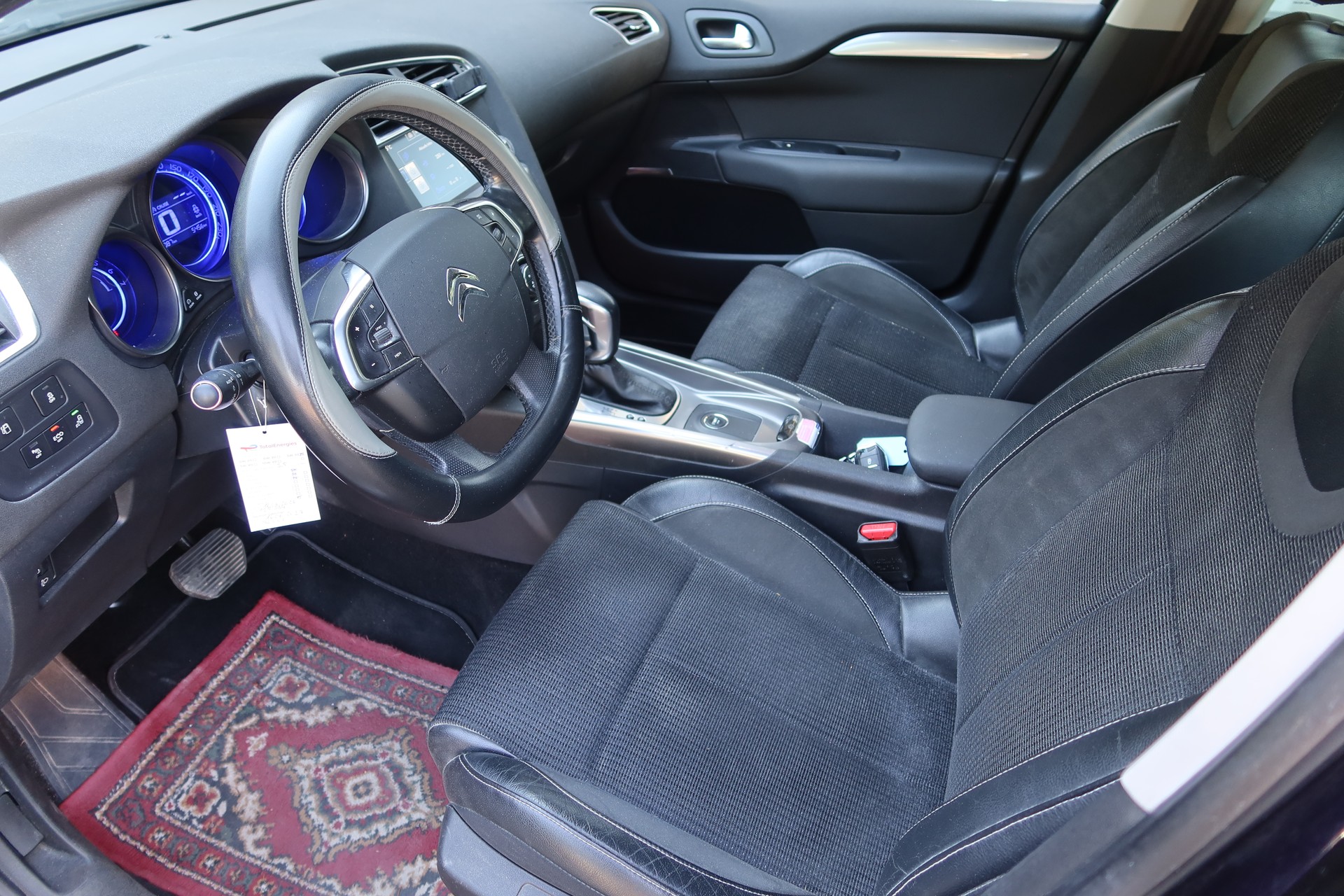 CITROEN C4 1.2 Pure Tech Shine-image-5