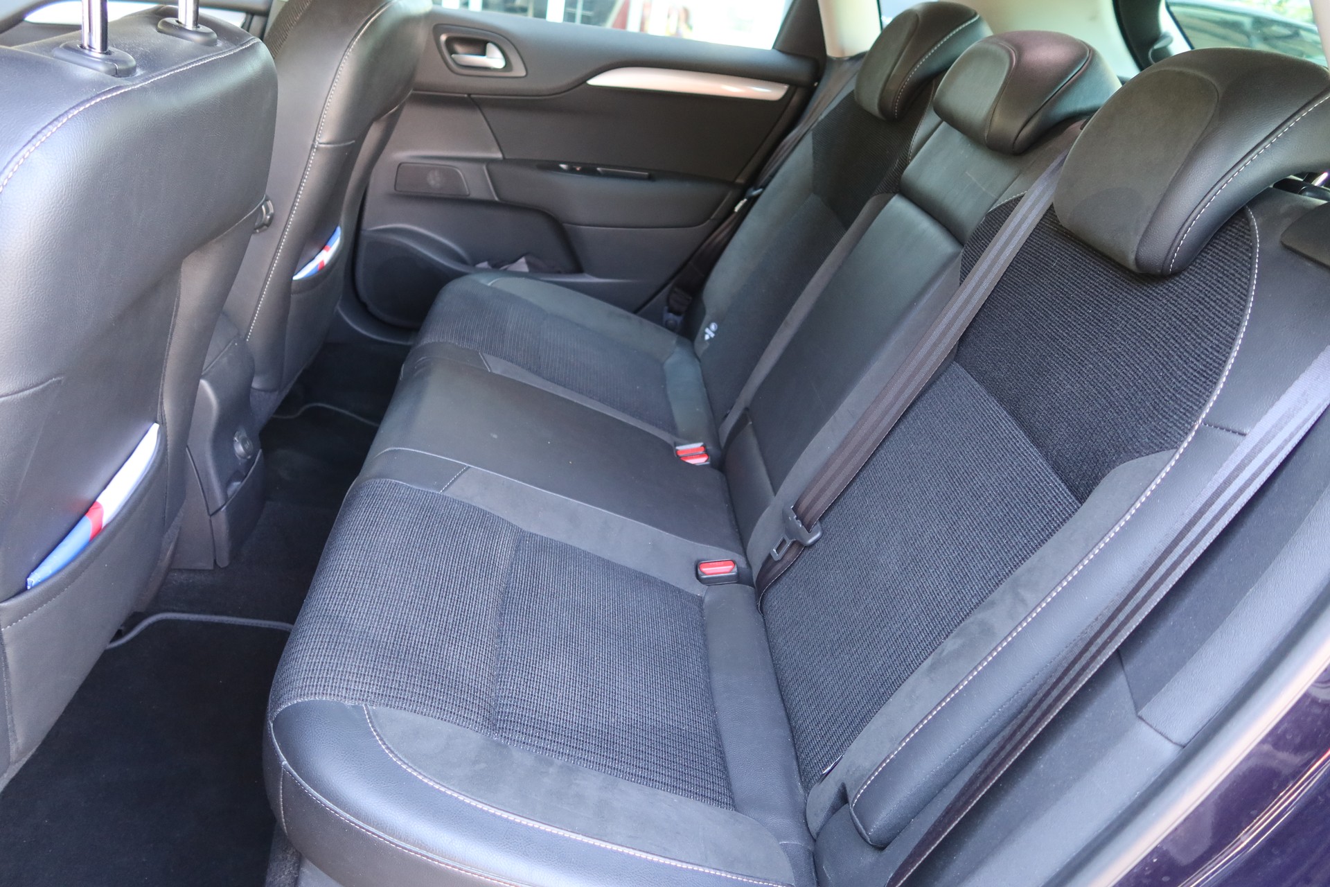CITROEN C4 1.2 Pure Tech Shine-image-6