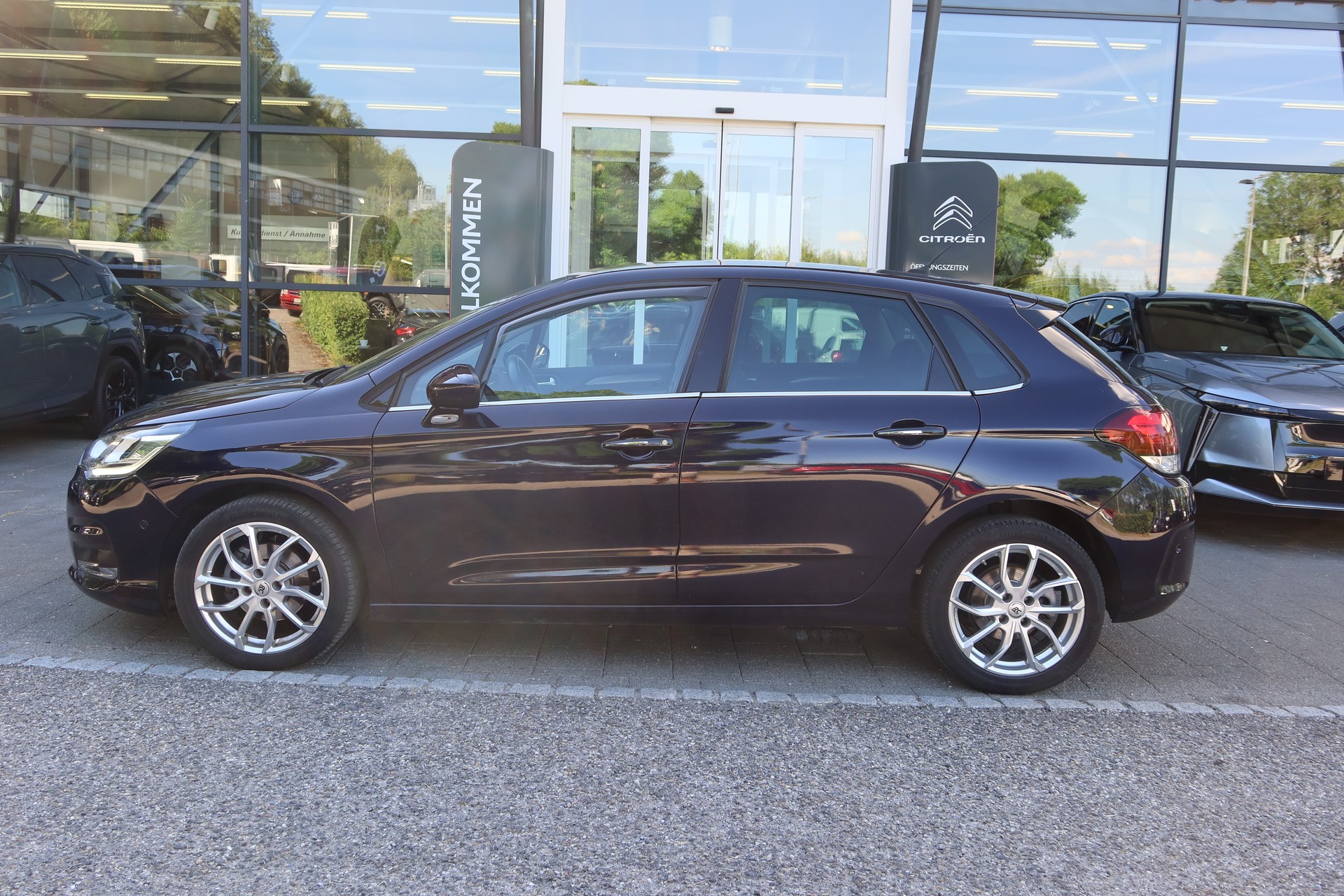 CITROEN C4 1.2 Pure Tech Shine-image-2