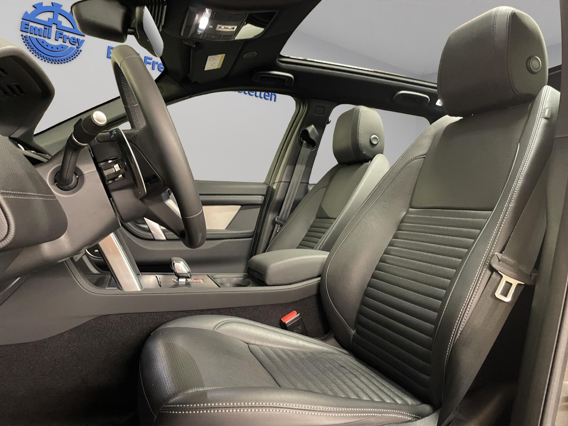LAND ROVER Discovery Sport 2.0 D I4 165 Dynamic SE-image-5