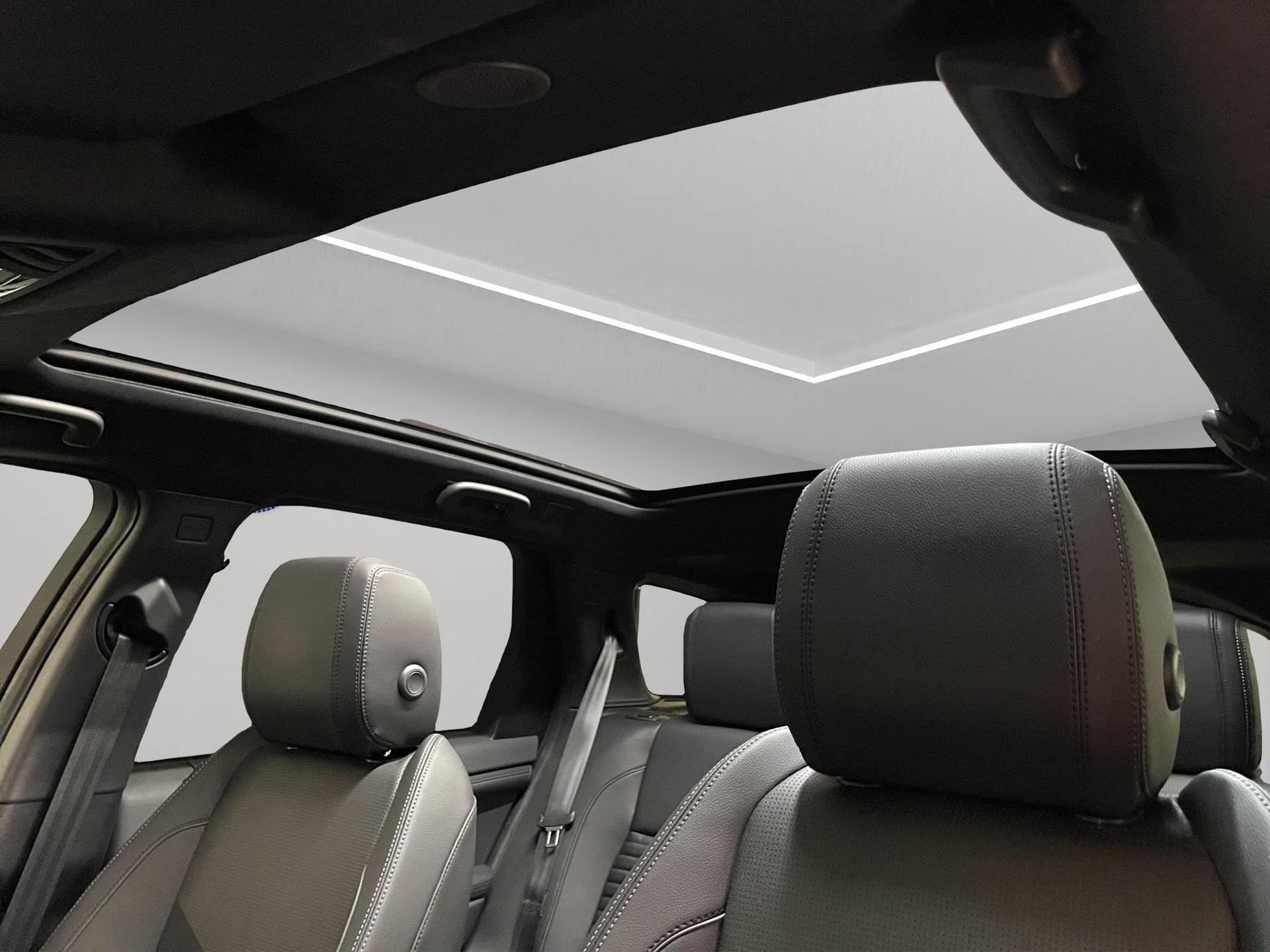 LAND ROVER Discovery Sport 2.0 D I4 165 Dynamic SE-image-11