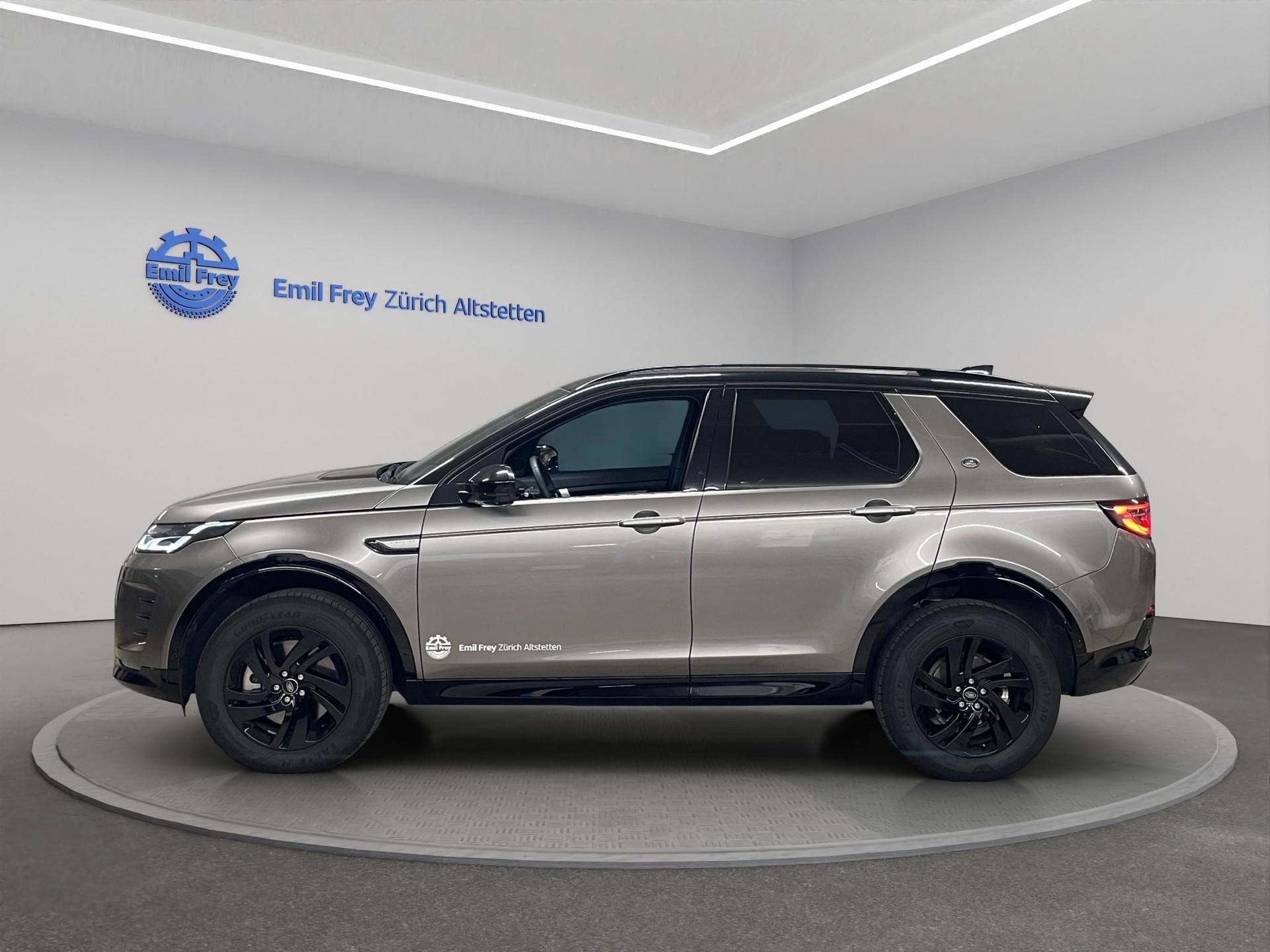LAND ROVER Discovery Sport 2.0 D I4 165 Dynamic SE-image-3