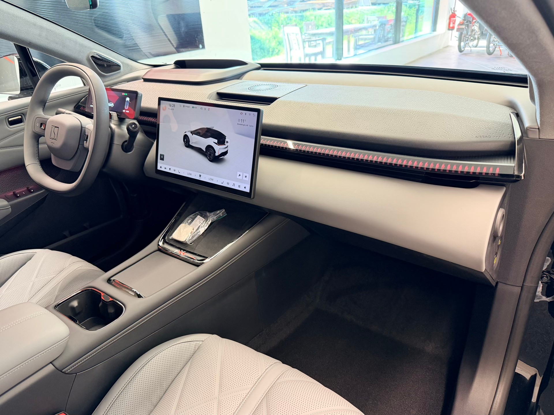 ZEEKR X 69kWh Privilege AWD-image-22