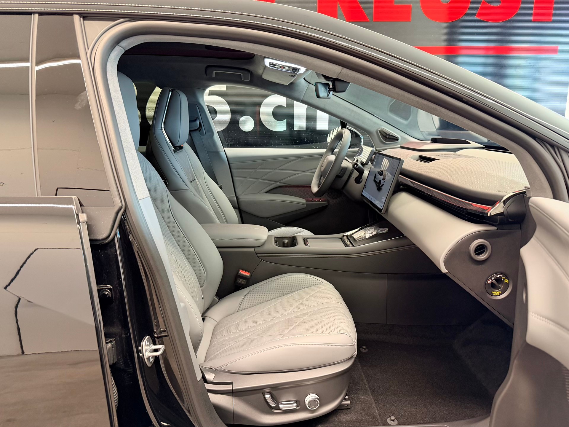 ZEEKR X 69kWh Privilege AWD-image-23