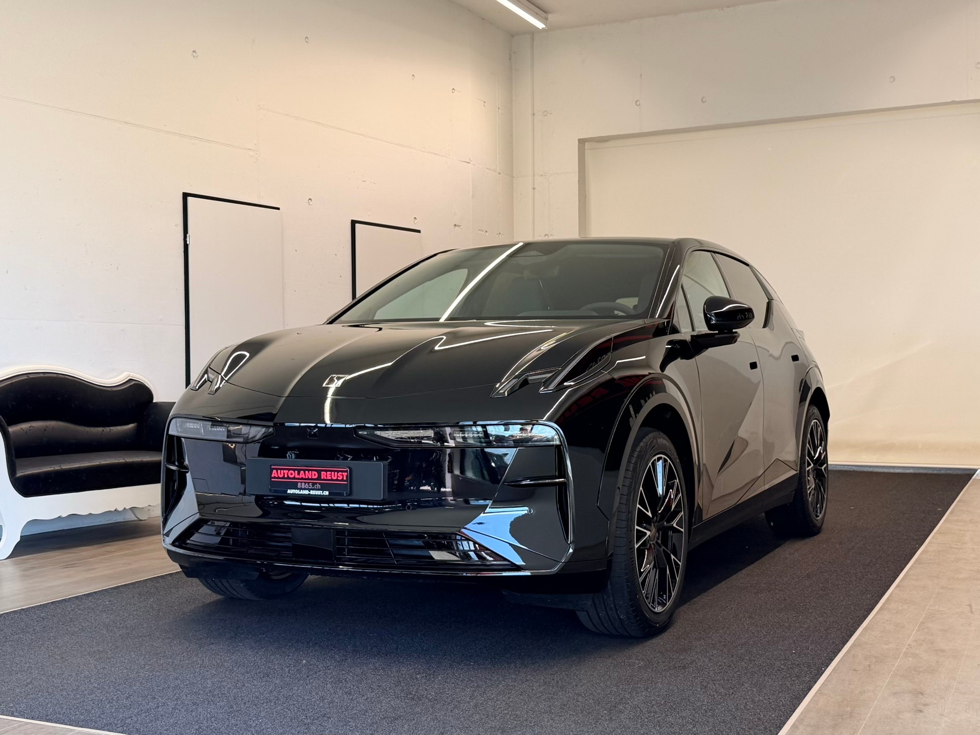 ZEEKR X 69kWh Privilege AWD-image-3