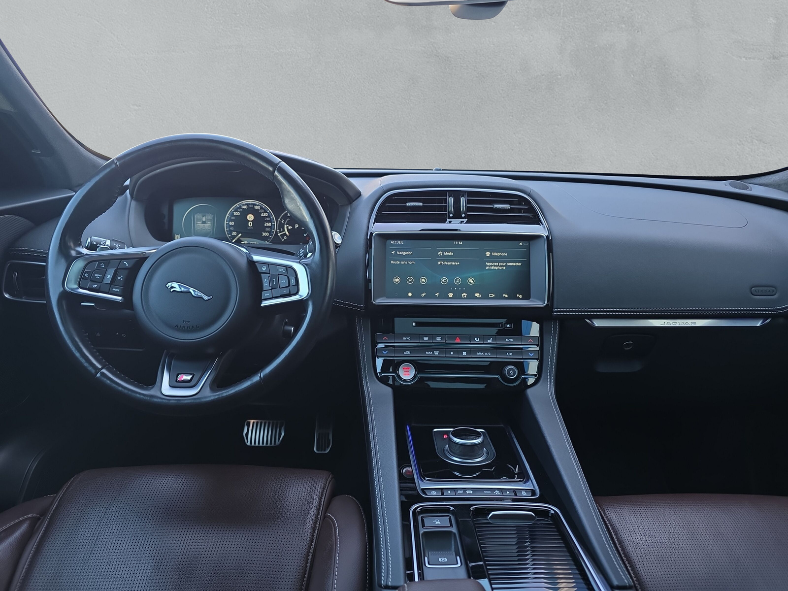 JAGUAR F-Pace 3.0 V6 S/C S AWD (CH)-image-16
