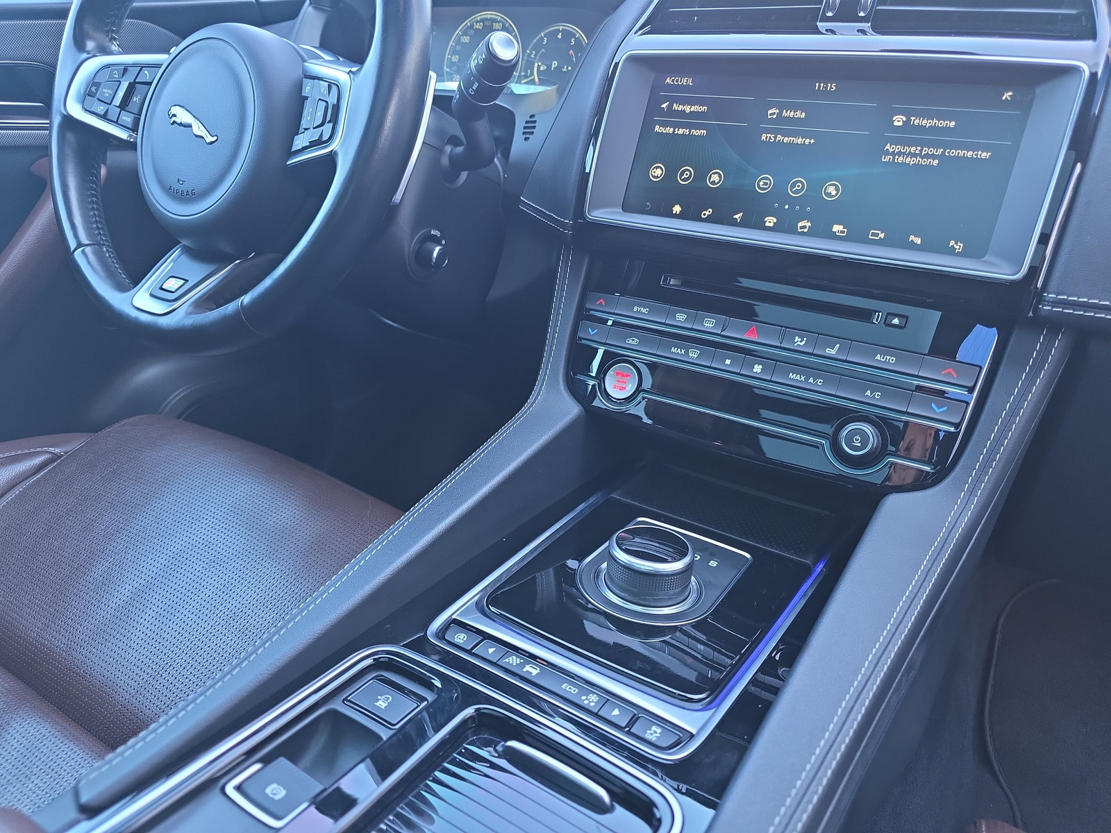 JAGUAR F-Pace 3.0 V6 S/C S AWD (CH)-image-14