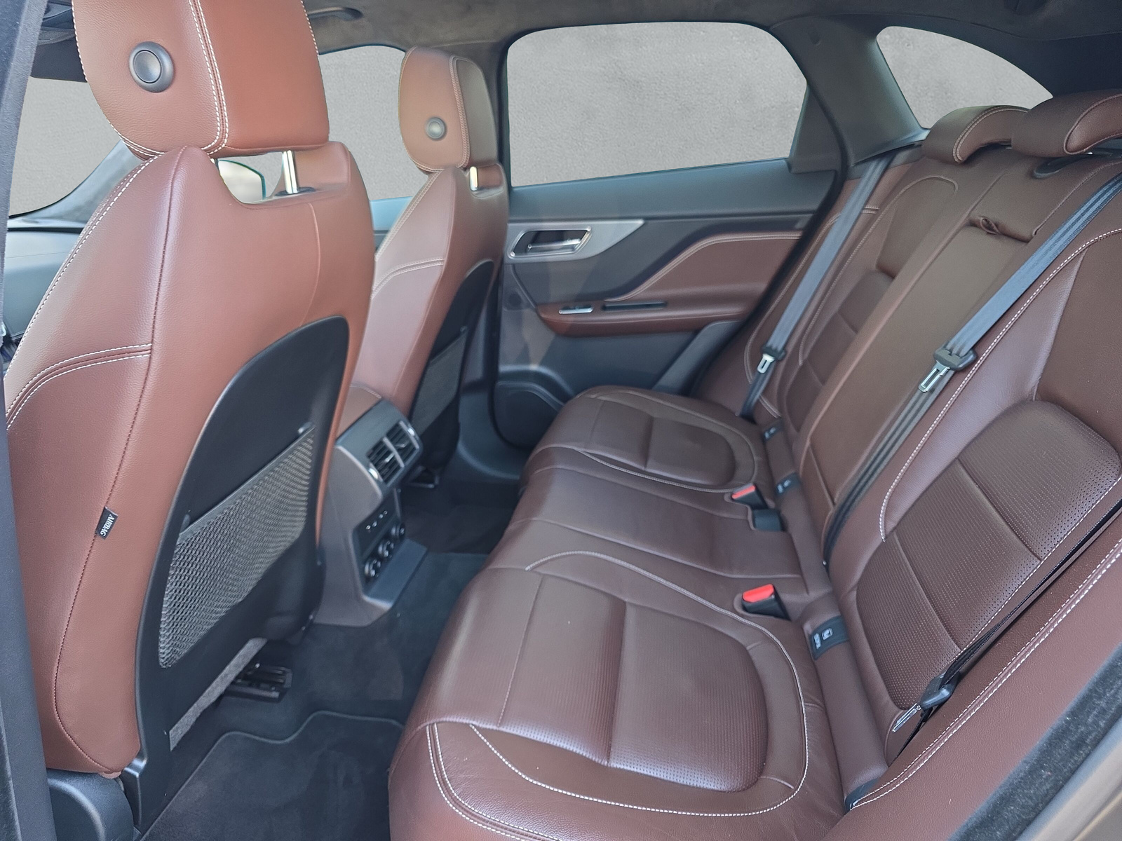 JAGUAR F-Pace 3.0 V6 S/C S AWD (CH)-image-15