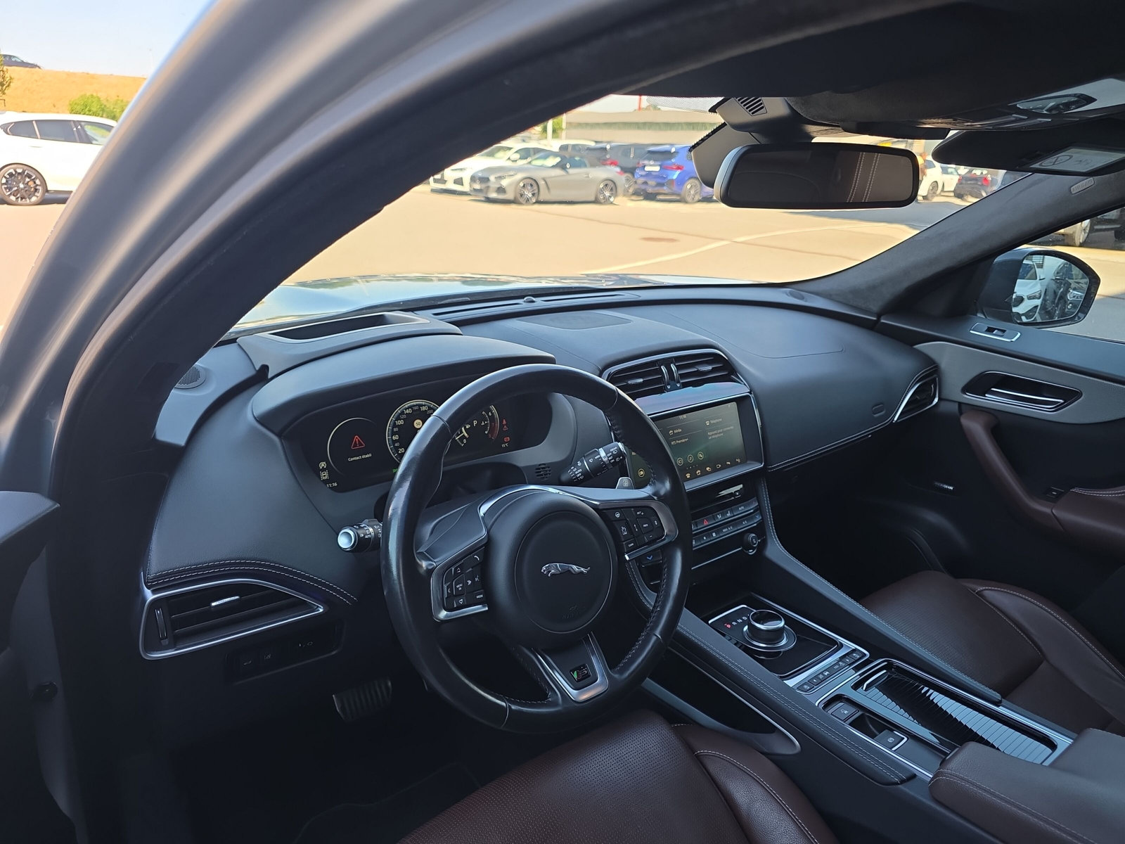 JAGUAR F-Pace 3.0 V6 S/C S AWD (CH)-image-24