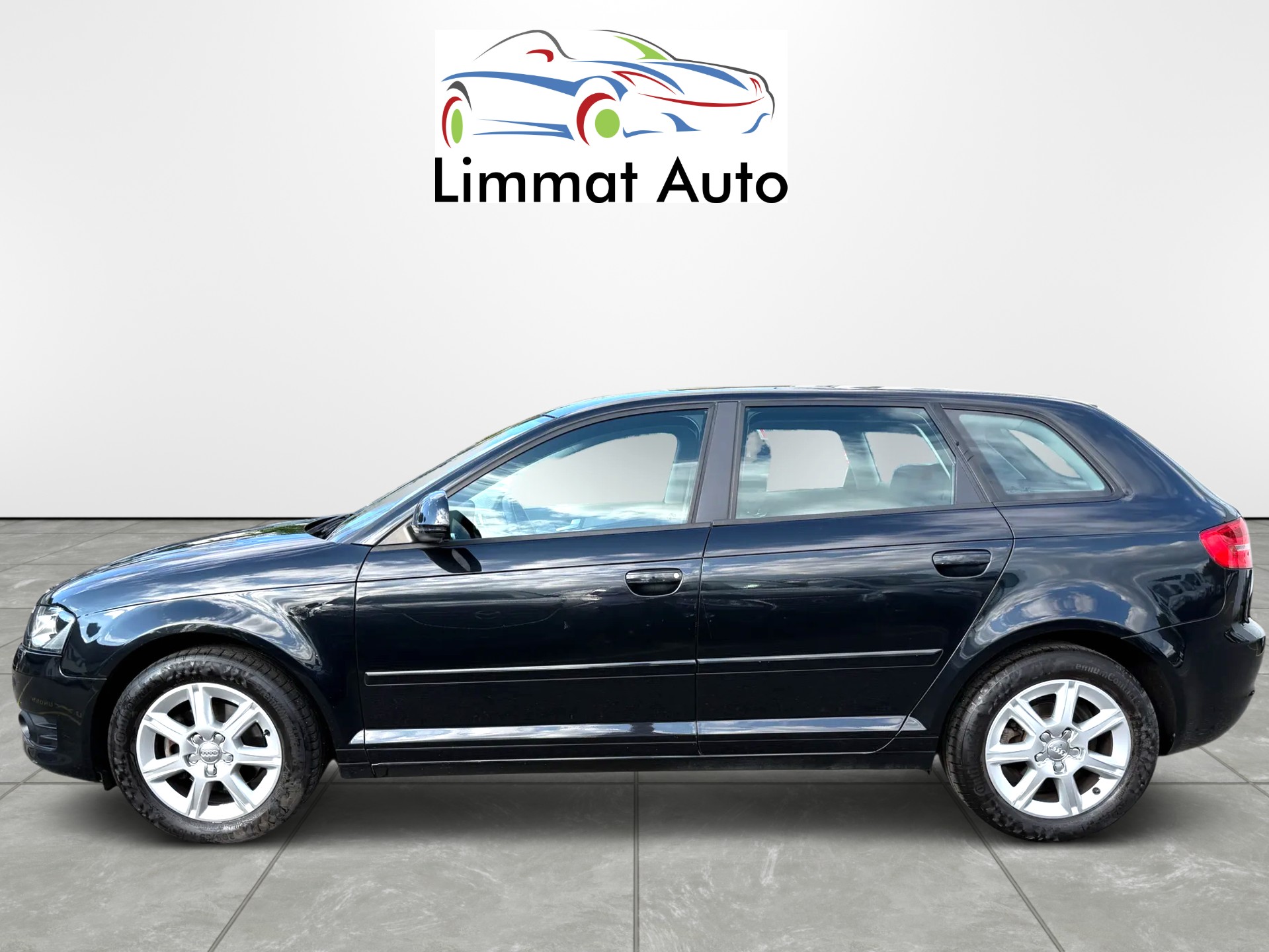 AUDI A3 Sportback 1.8 TFSI Ambiente S-tronic-image-2