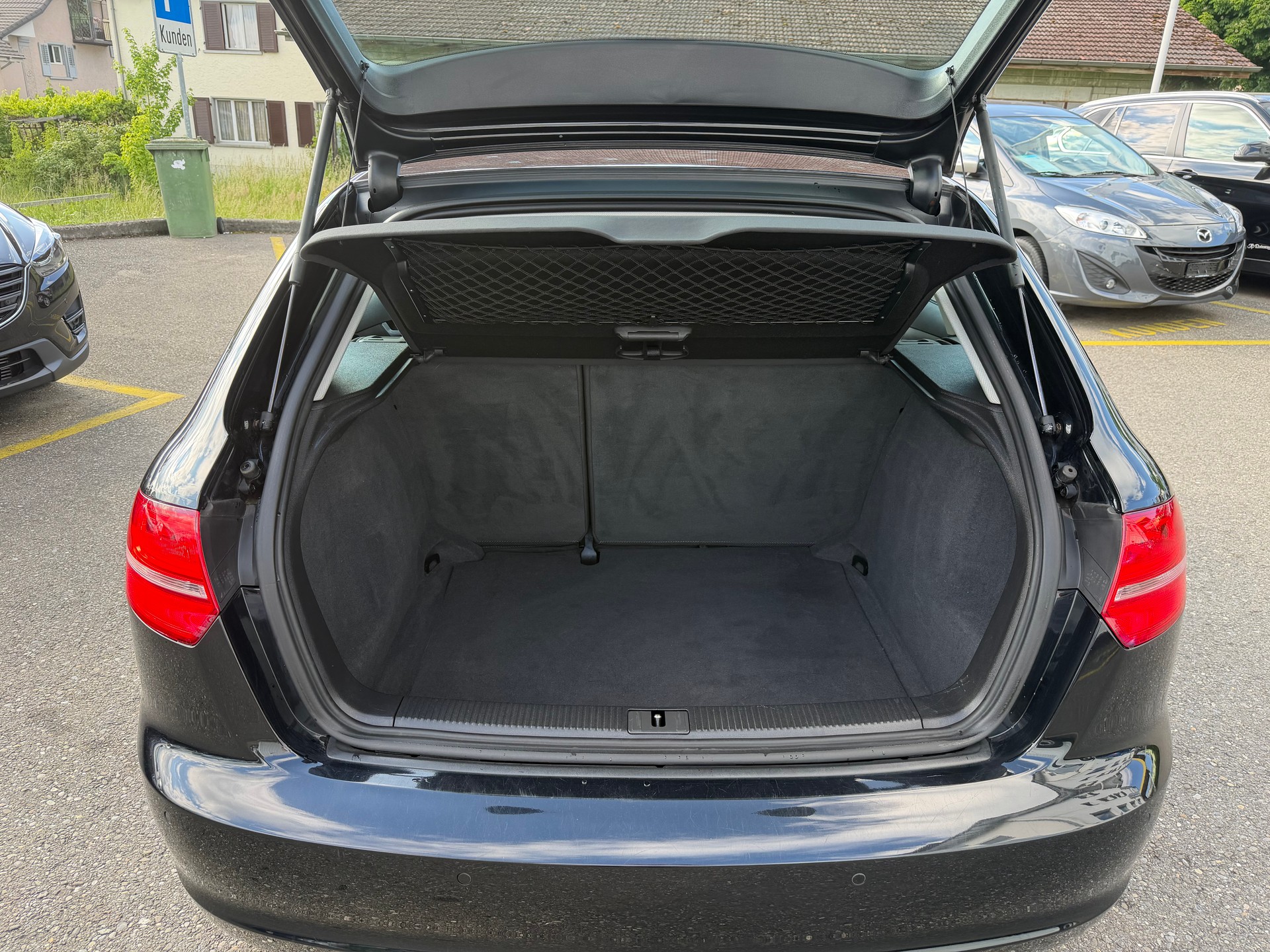 AUDI A3 Sportback 1.8 TFSI Ambiente S-tronic-image-14