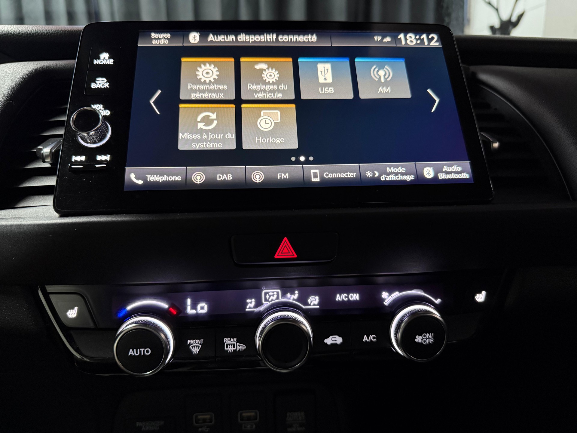 HONDA Jazz 1.5i-MMD Elegance E-CVT-image-12