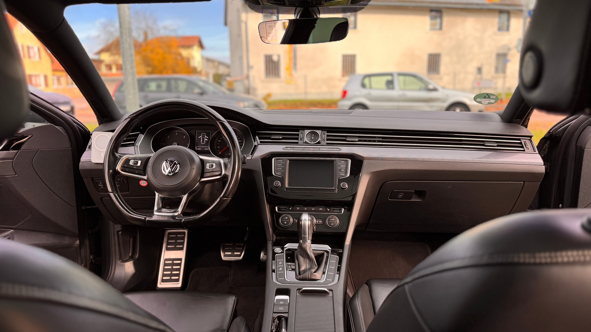 VW RLine-image-5