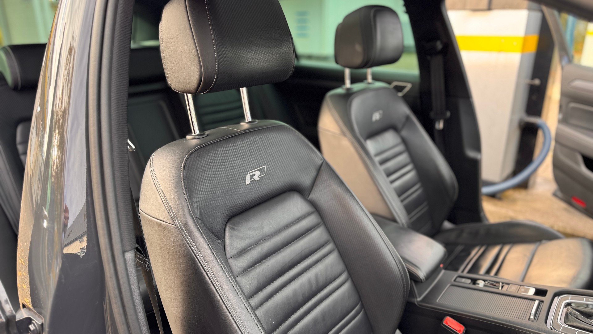VW RLine-image-3