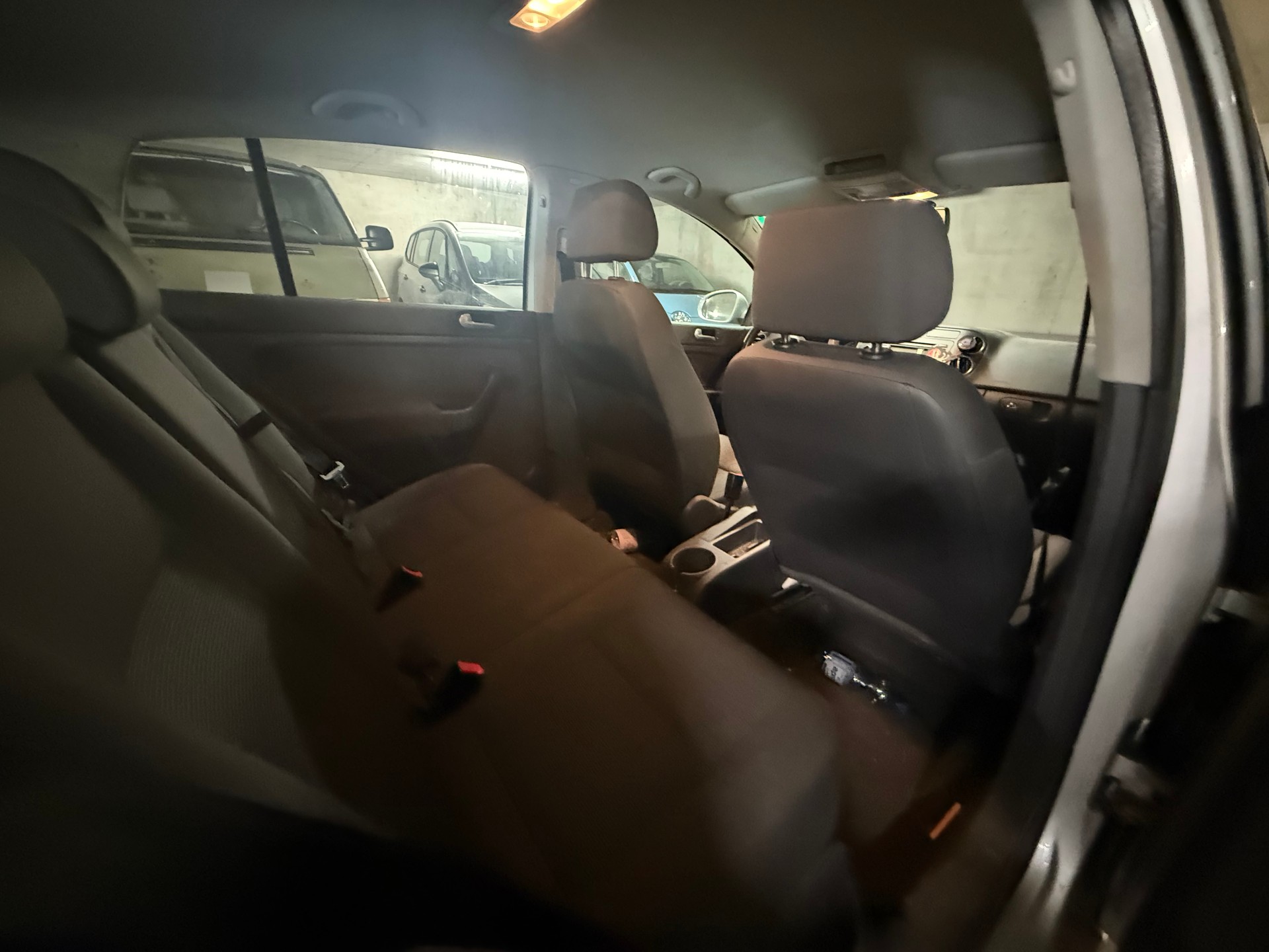 VW Golf Plus 1.6 FSI Sportline-image-10