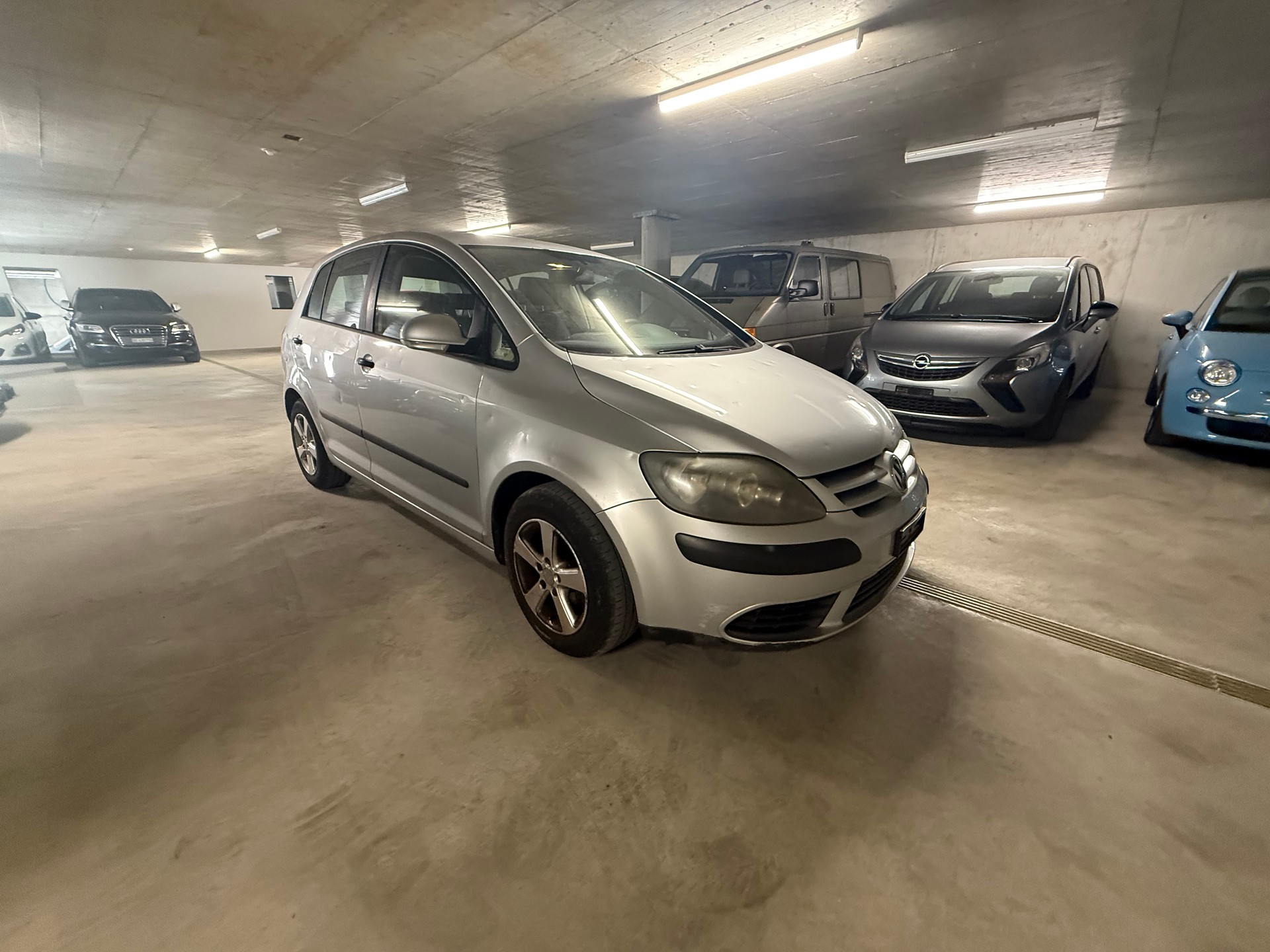 VW Golf Plus 1.6 FSI Sportline-image-2