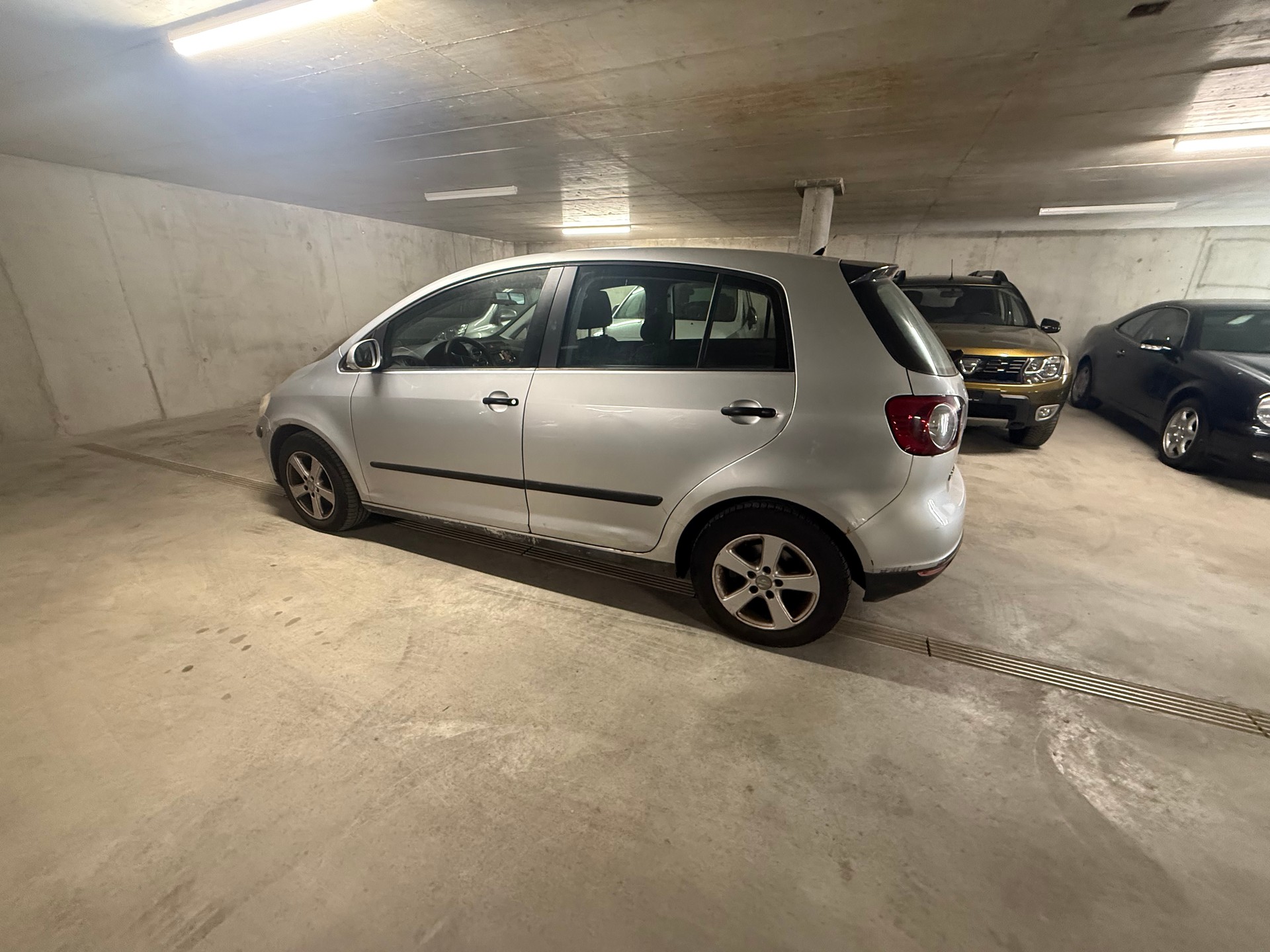 VW Golf Plus 1.6 FSI Sportline-image-6