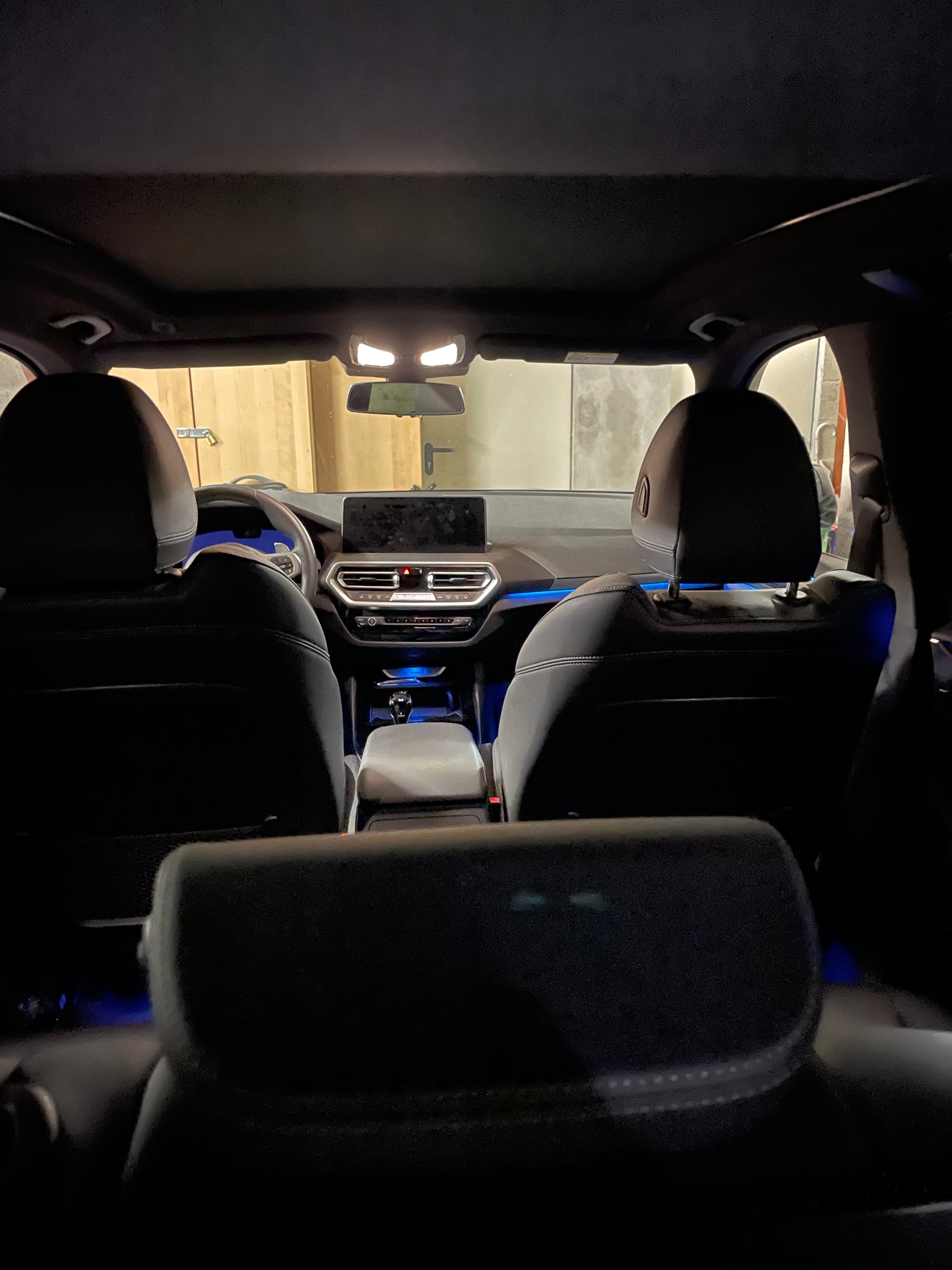 BMW 30e xDrive-image-2