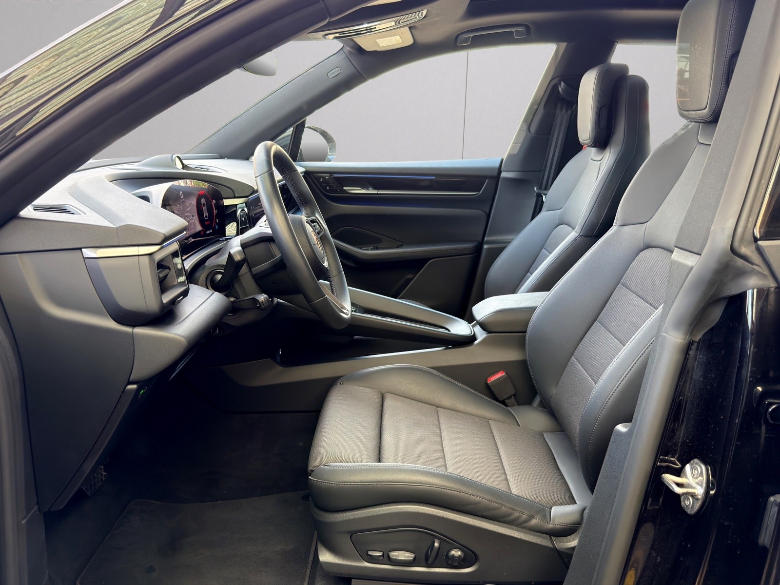 PORSCHE Macan 4 100kWh-image-9